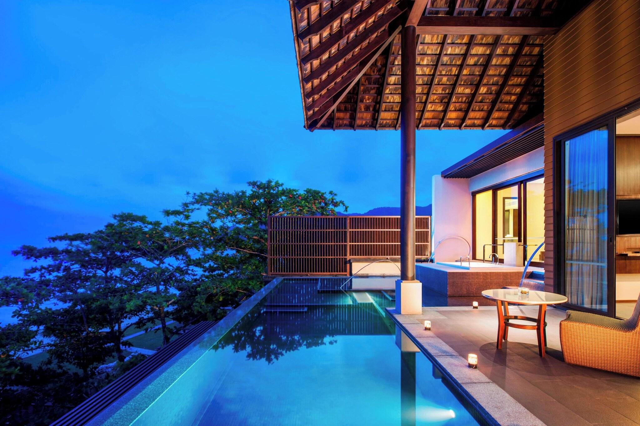 Suite Ocean View King Bed