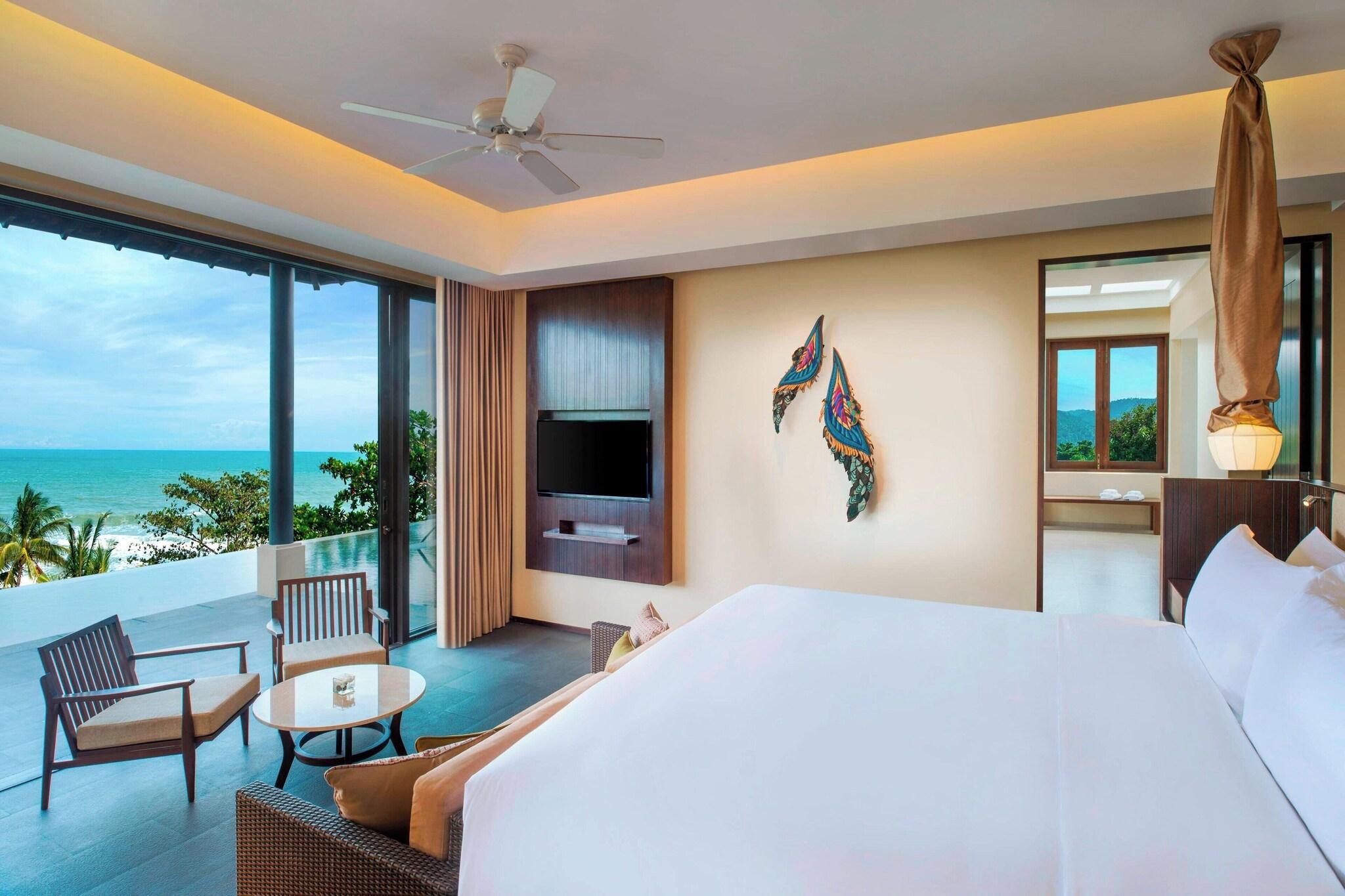 Suite Ocean View King Bed