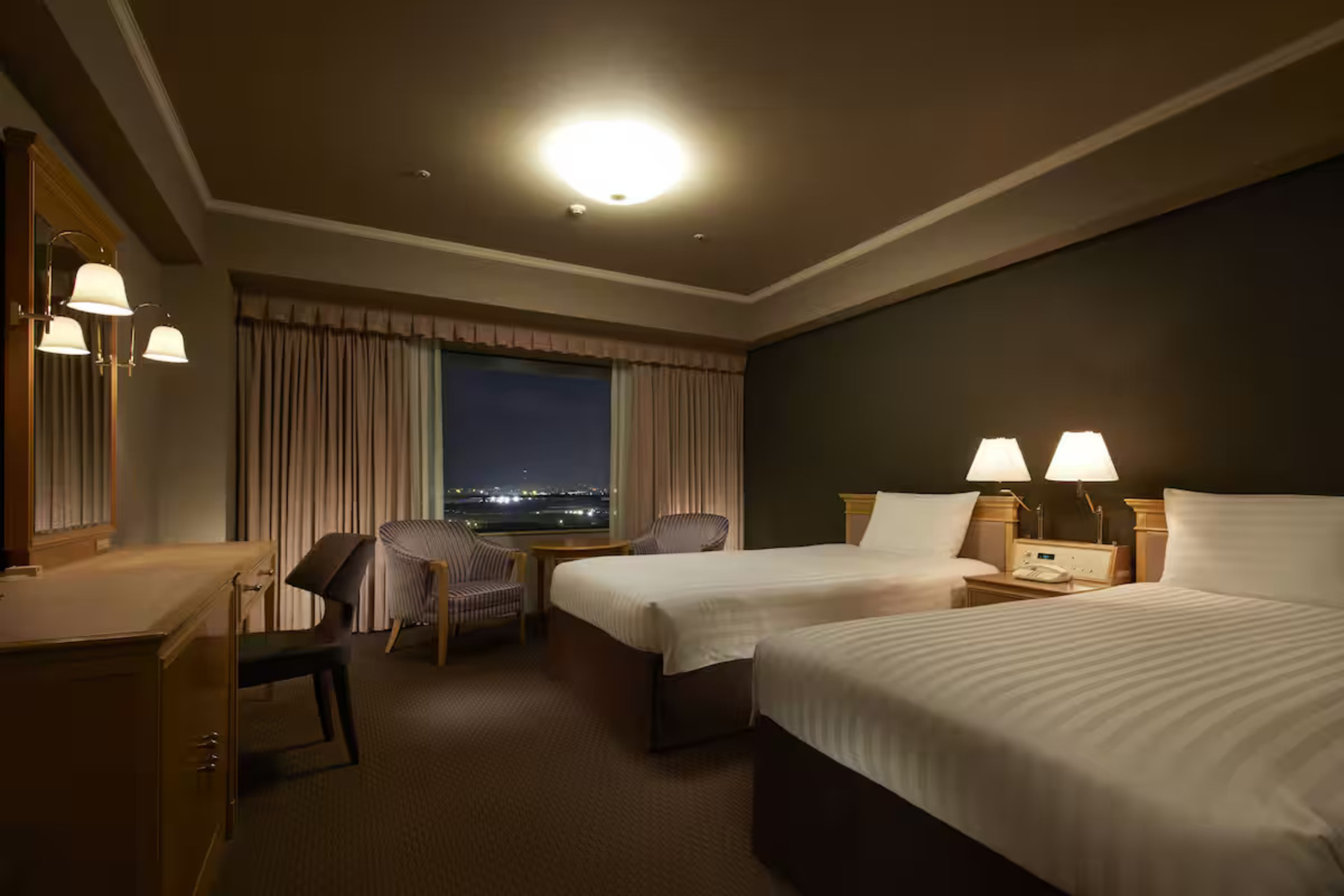 Twin Superior Smoking