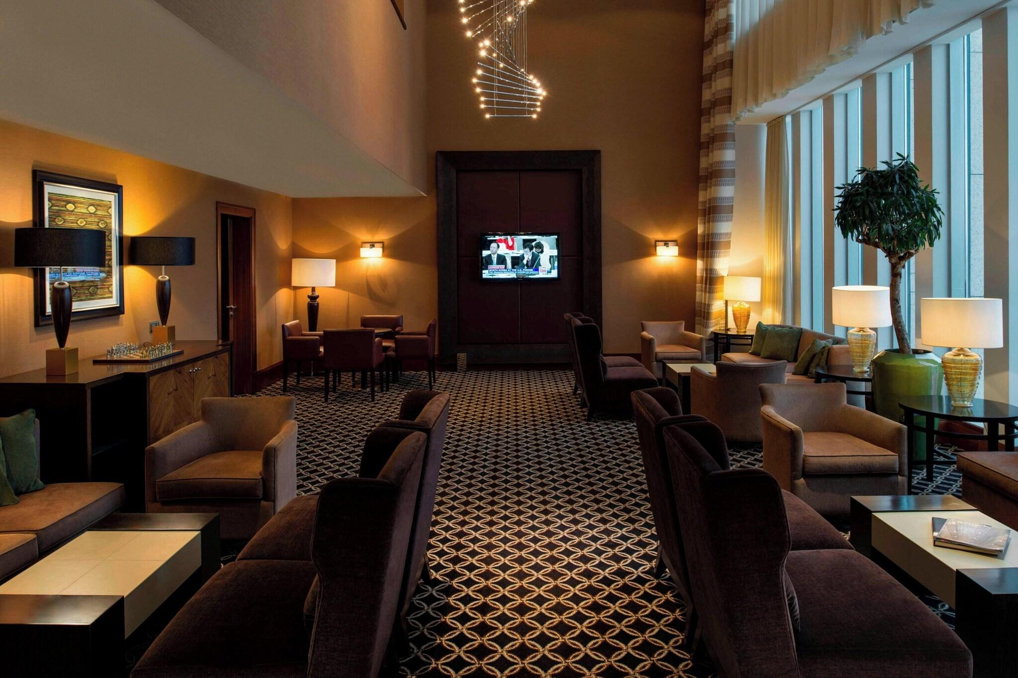 Junior Suite Smoking with Views