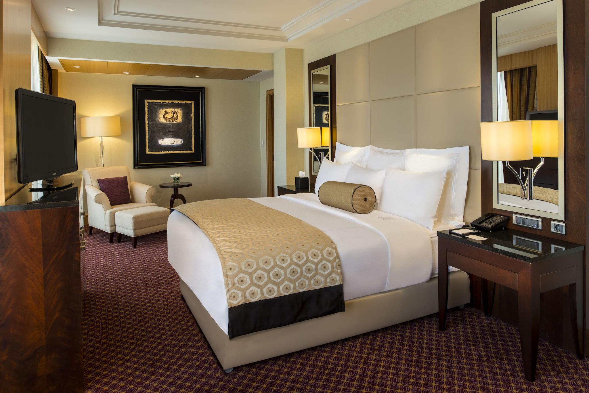 Junior Suite City View King Bed