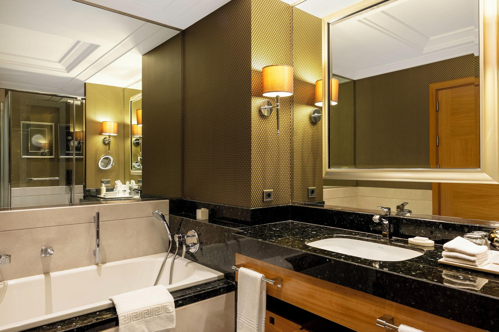 Suite Smoking with Views