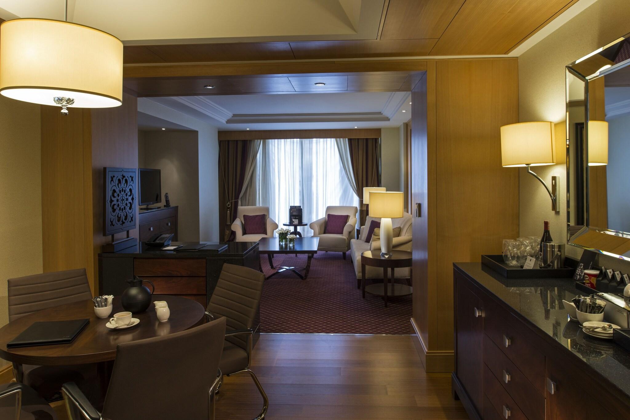 Suite Smoking with Views