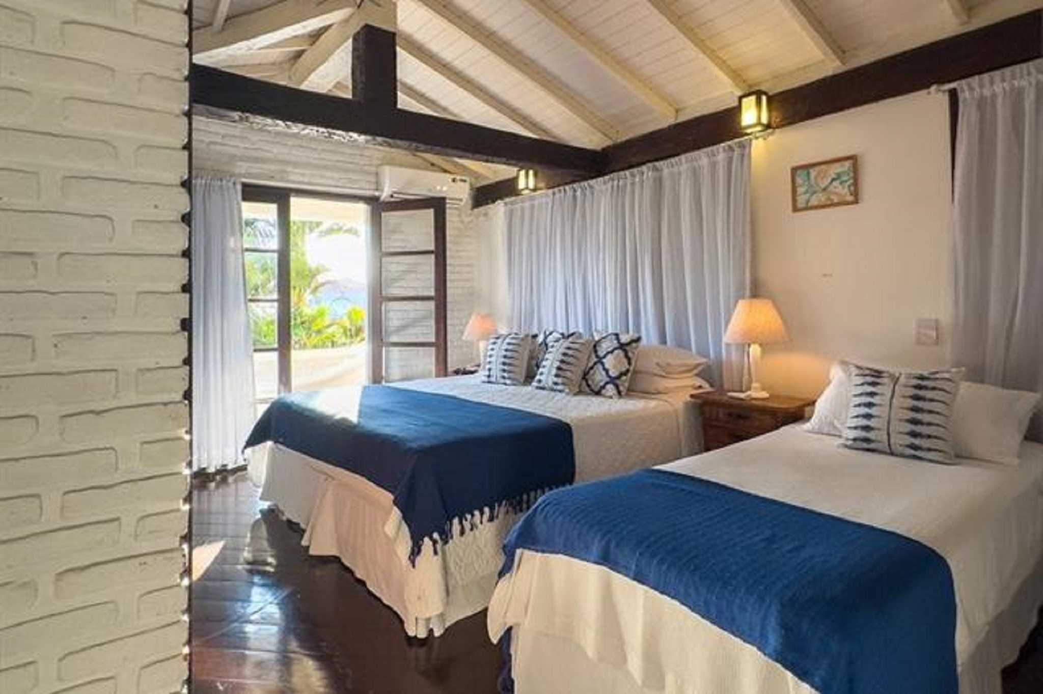 Family Room Capacity 5