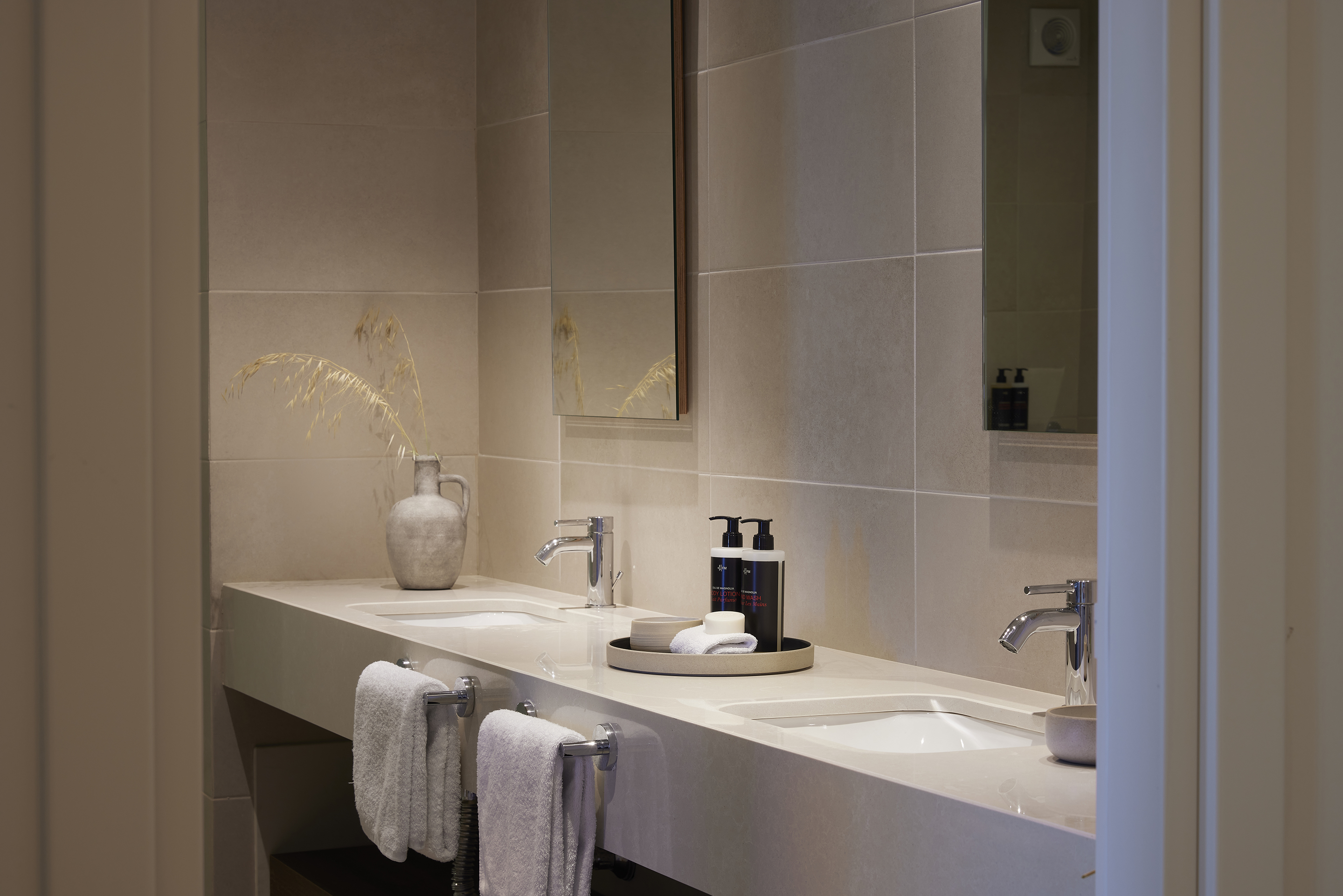 Suite Side Sea View One Bedroom