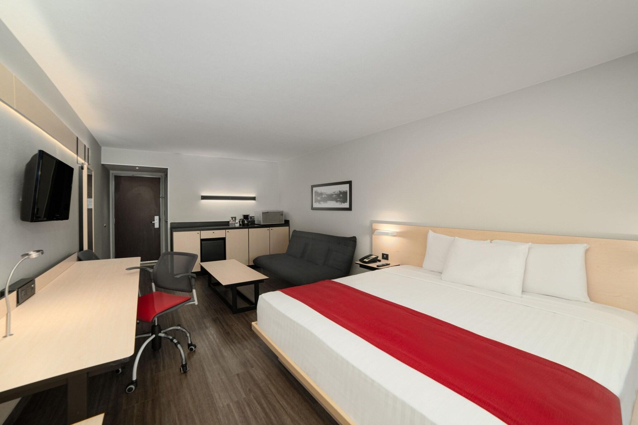 Suite Queen Size Bed