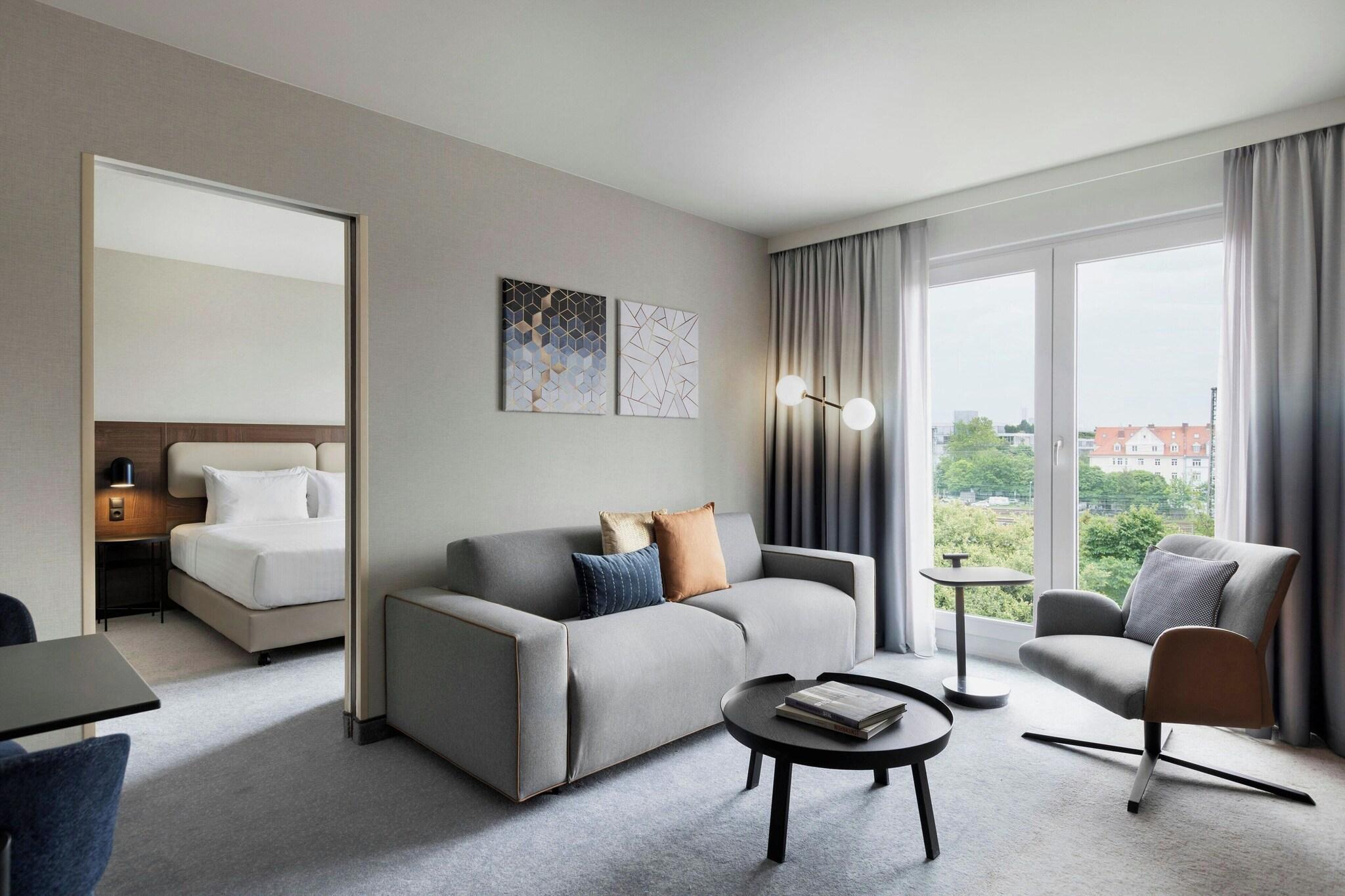 Junior Suite City View King Bed