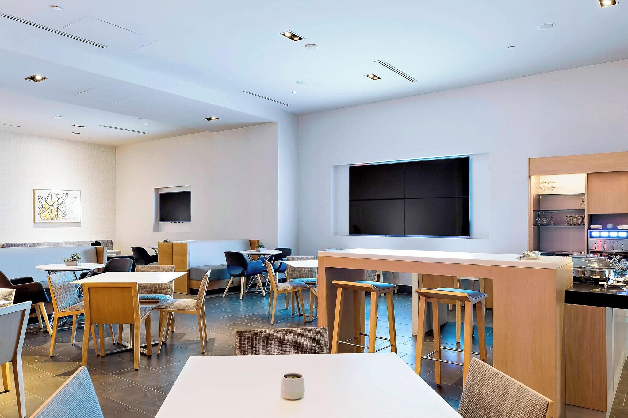 Double Club Two Queen Beds