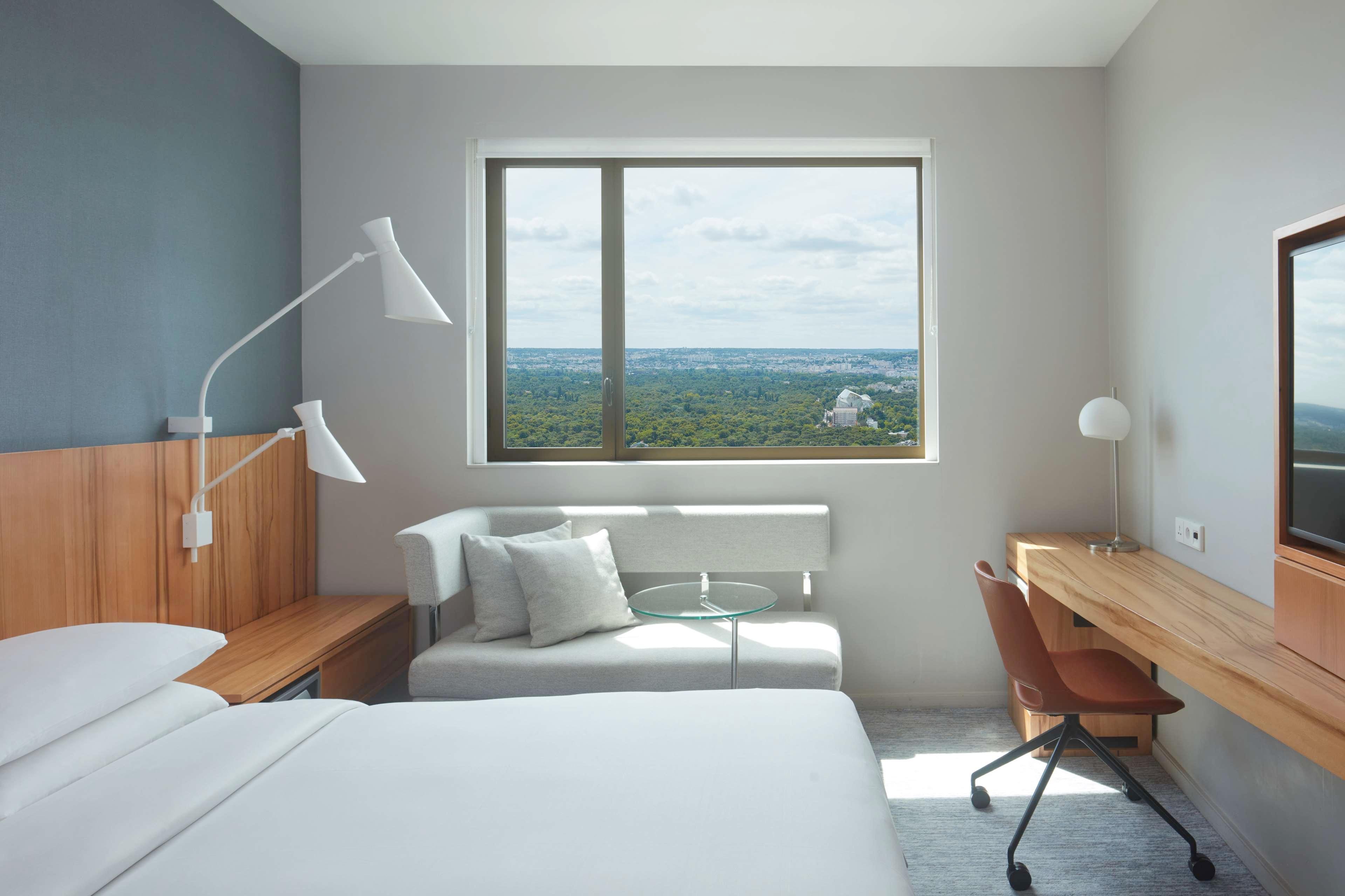 Double Club King Bed