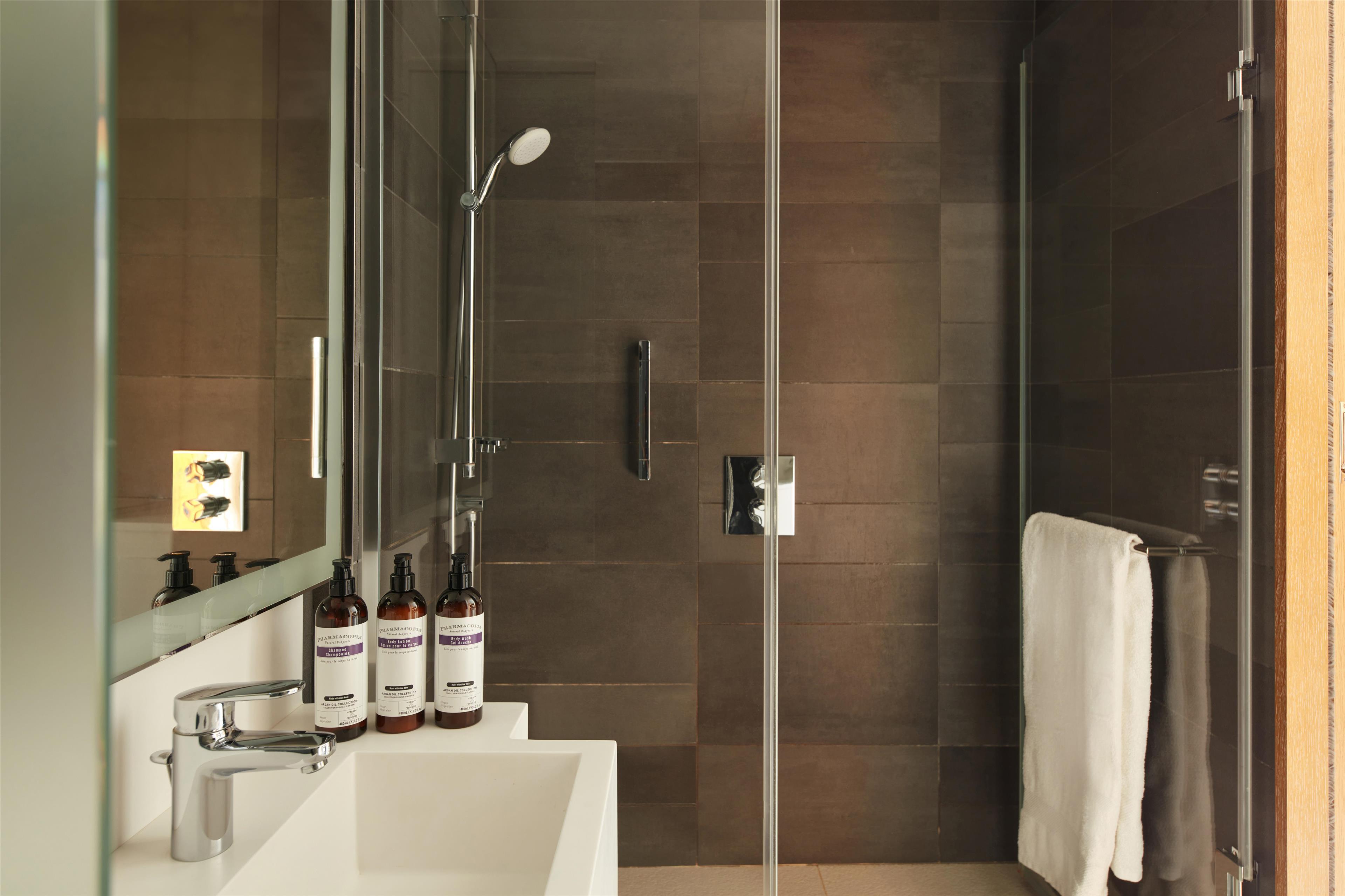 Double Club King Bed