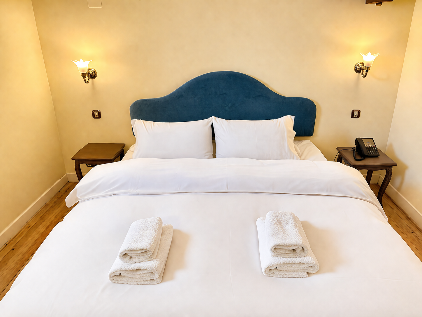 Suite King Size Bed