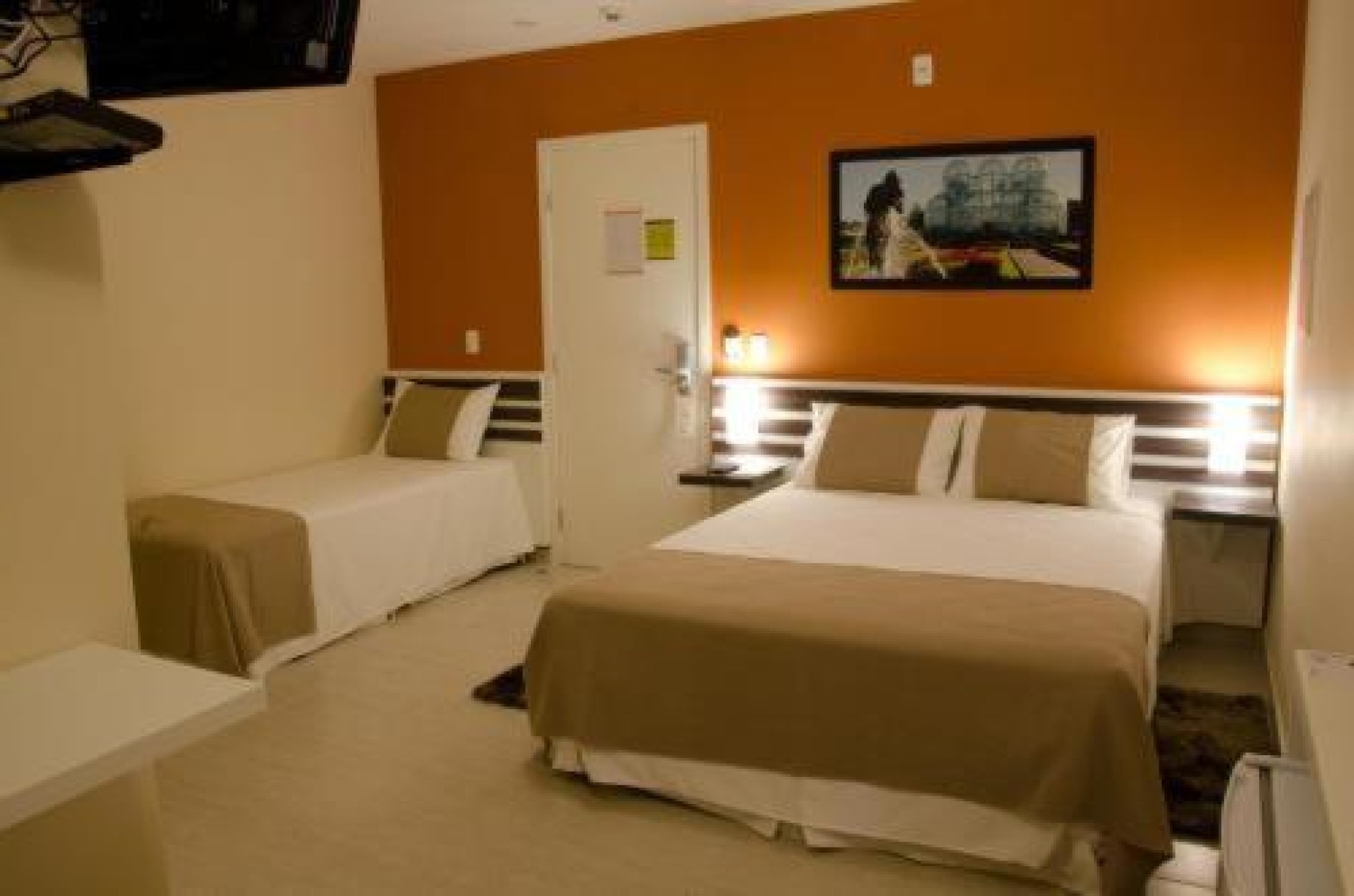 Family Room Capacity 2