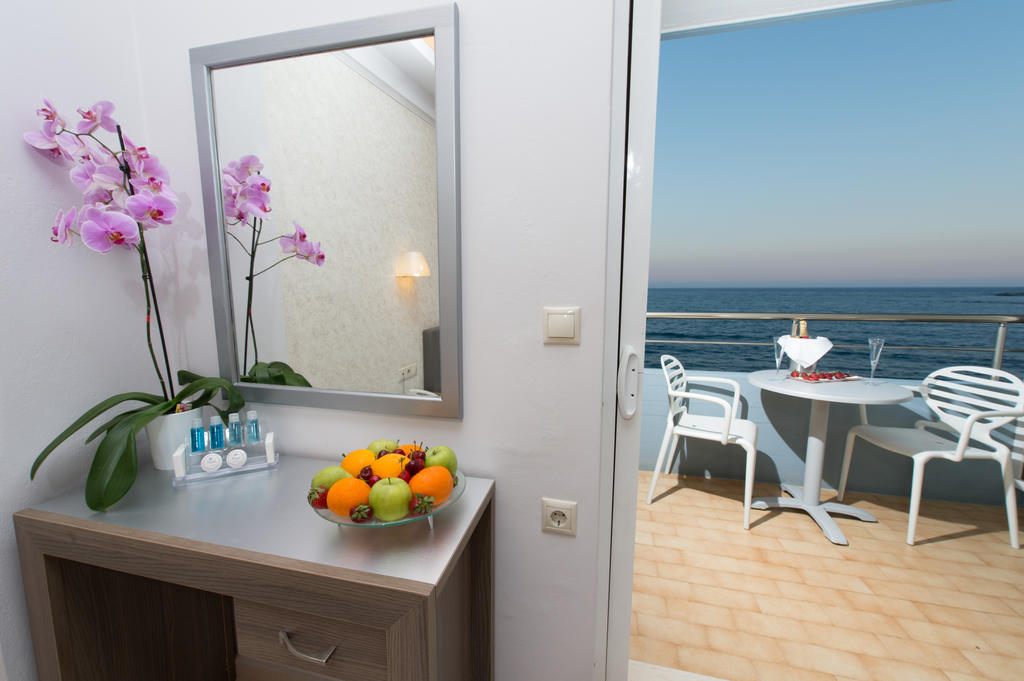 Double or Twin Sea View