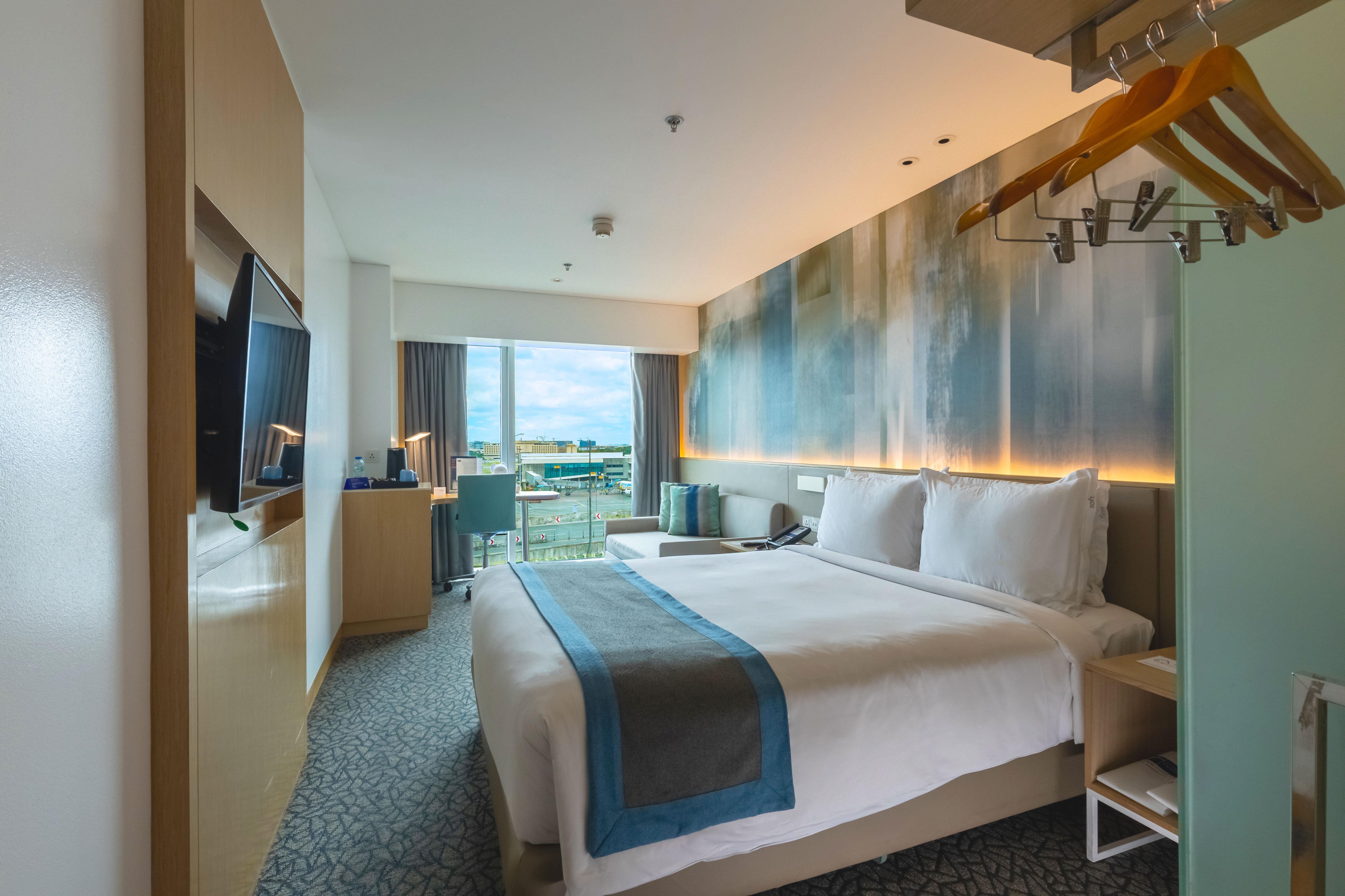 Double Queen Size Bed