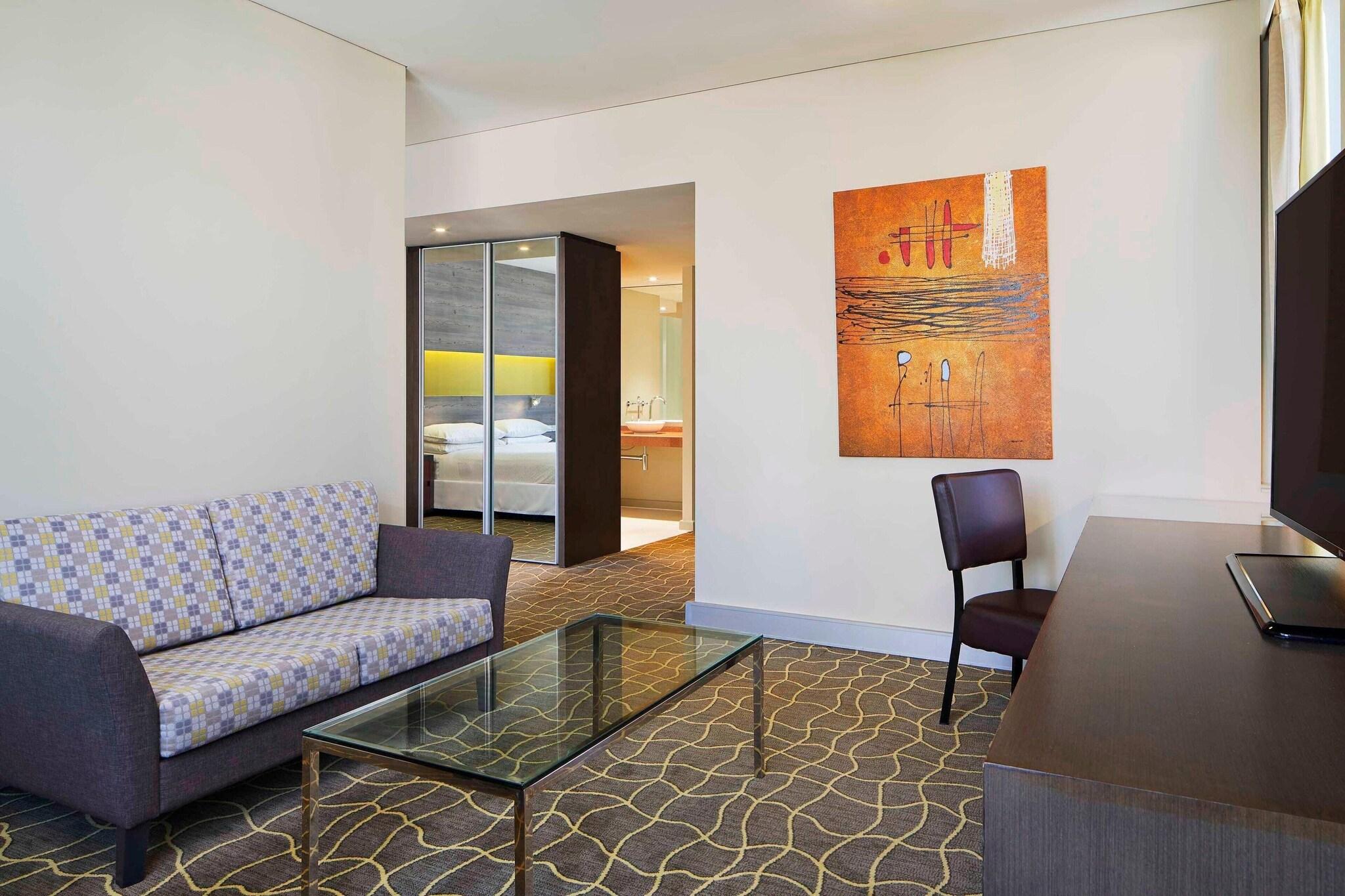 Suite Deluxe King Bed