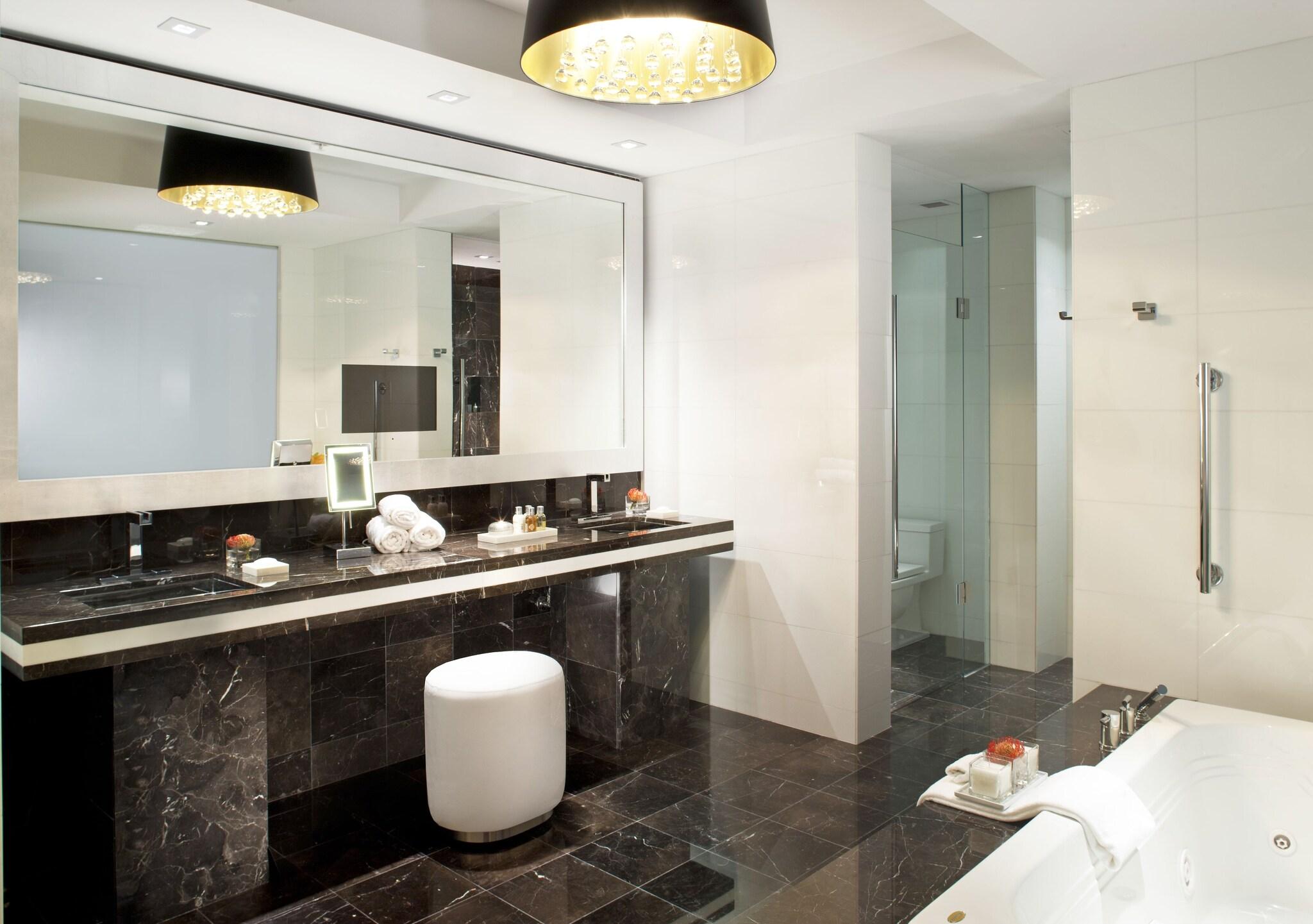 Junior Suite City View King Bed