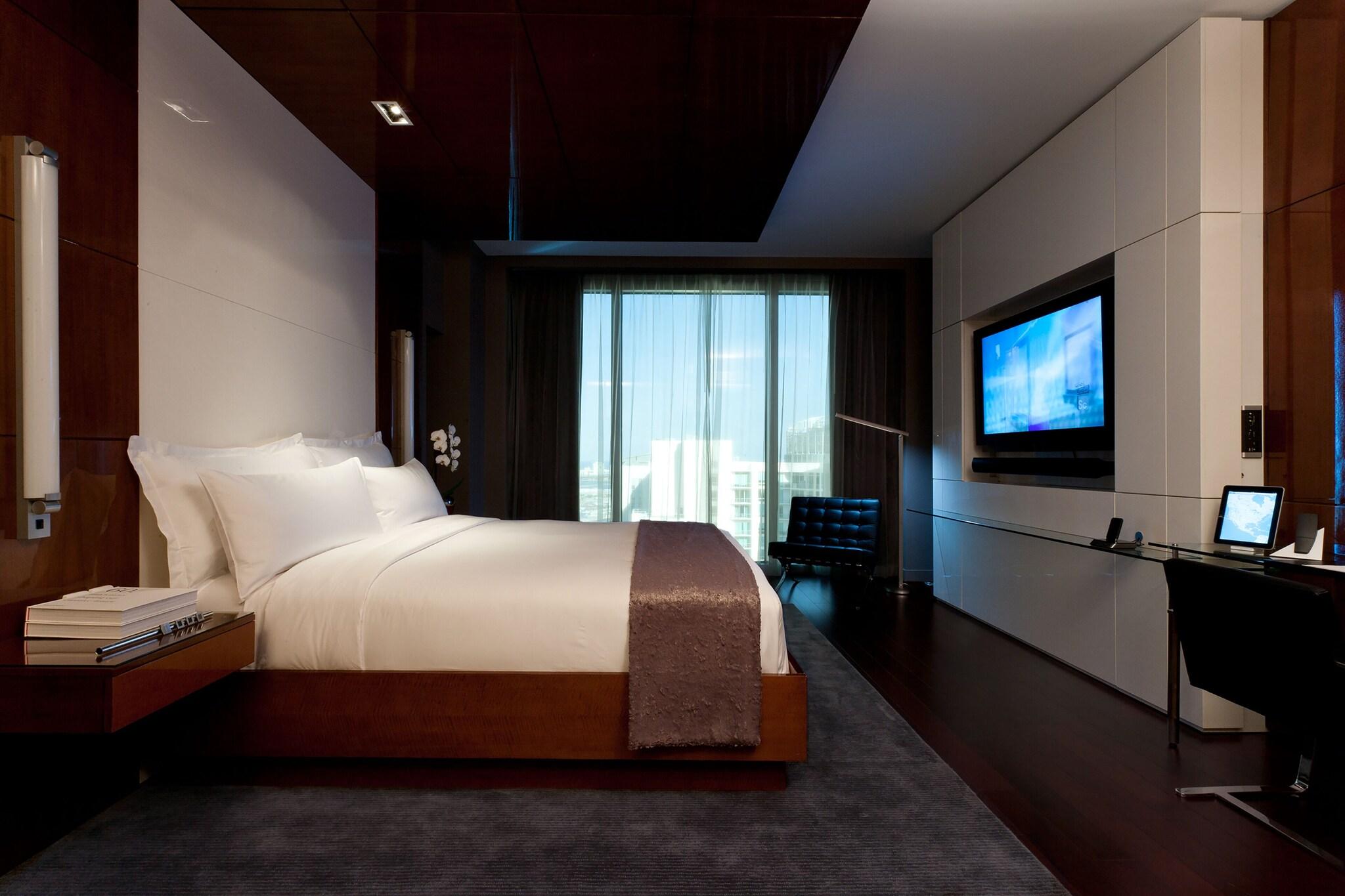 Junior Suite City View King Bed