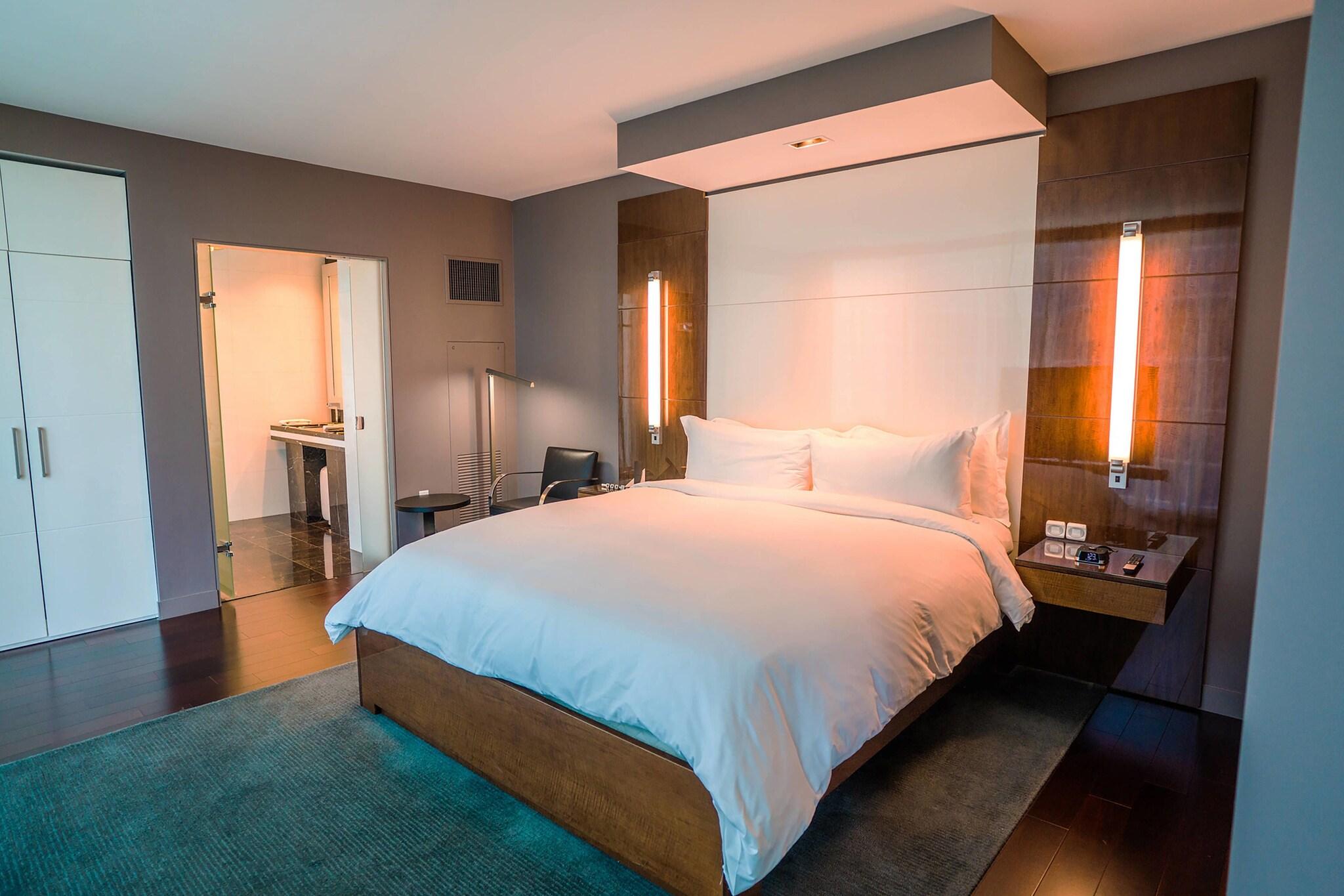 Junior Suite City View King Bed