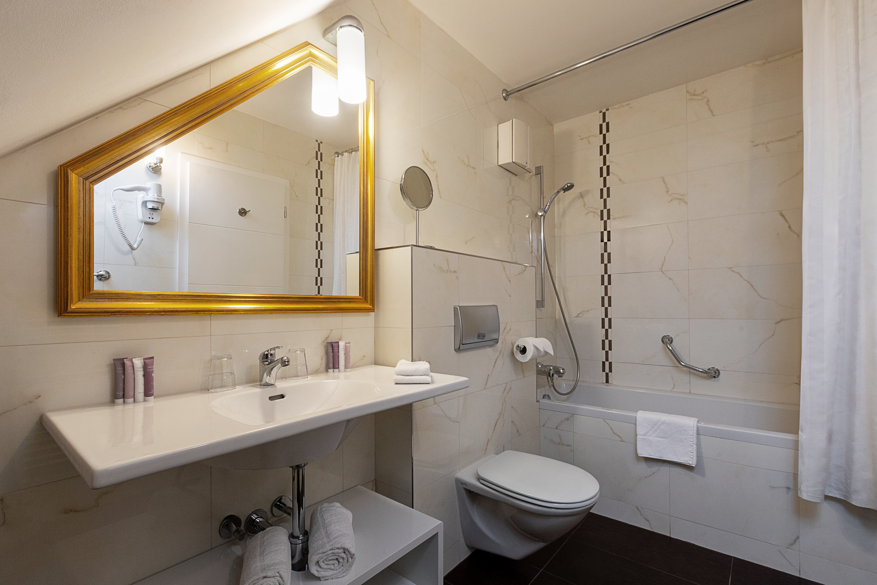 Double Queen Size Bed