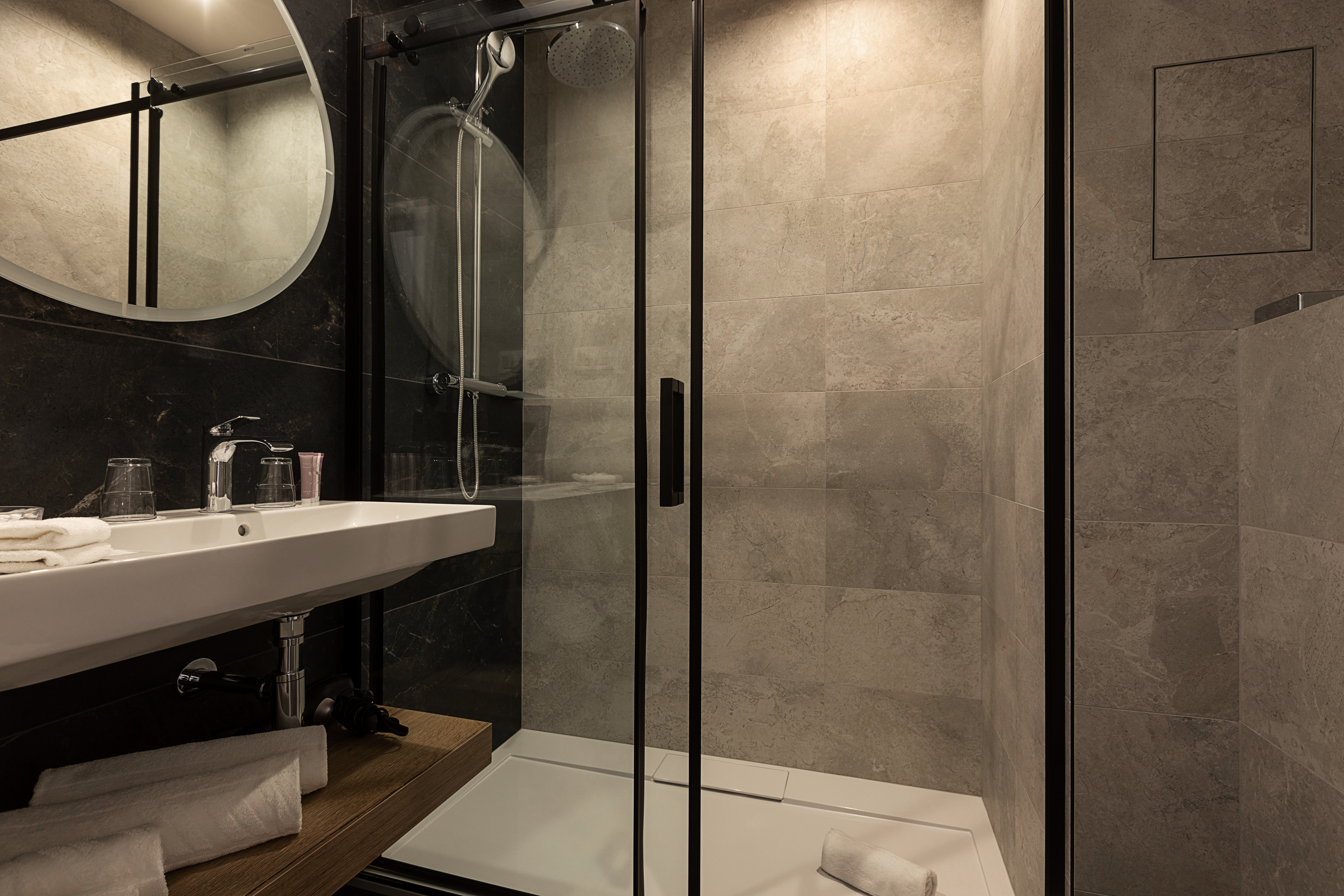 Double Queen Size Bed