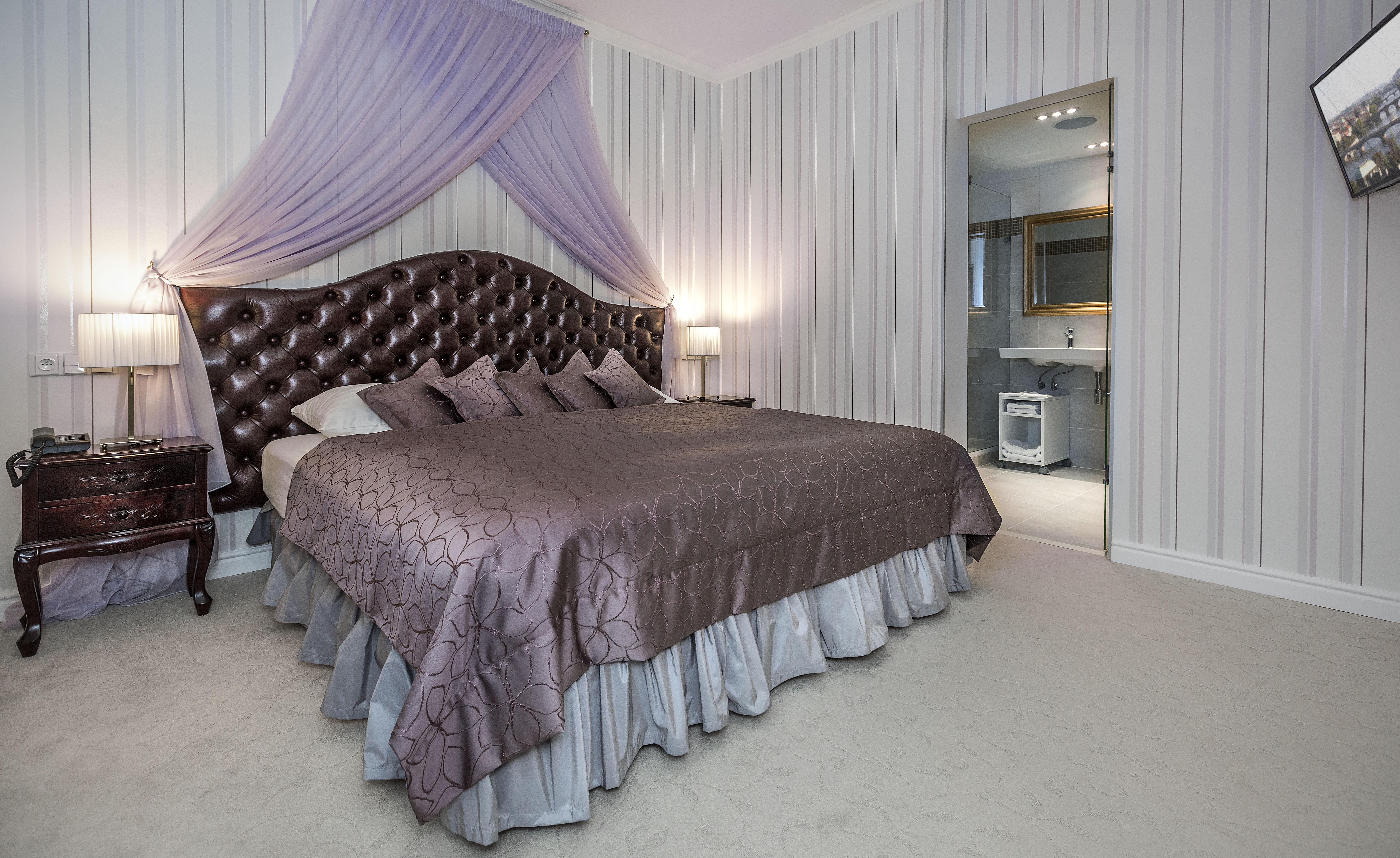 Double Luxury One Bedroom