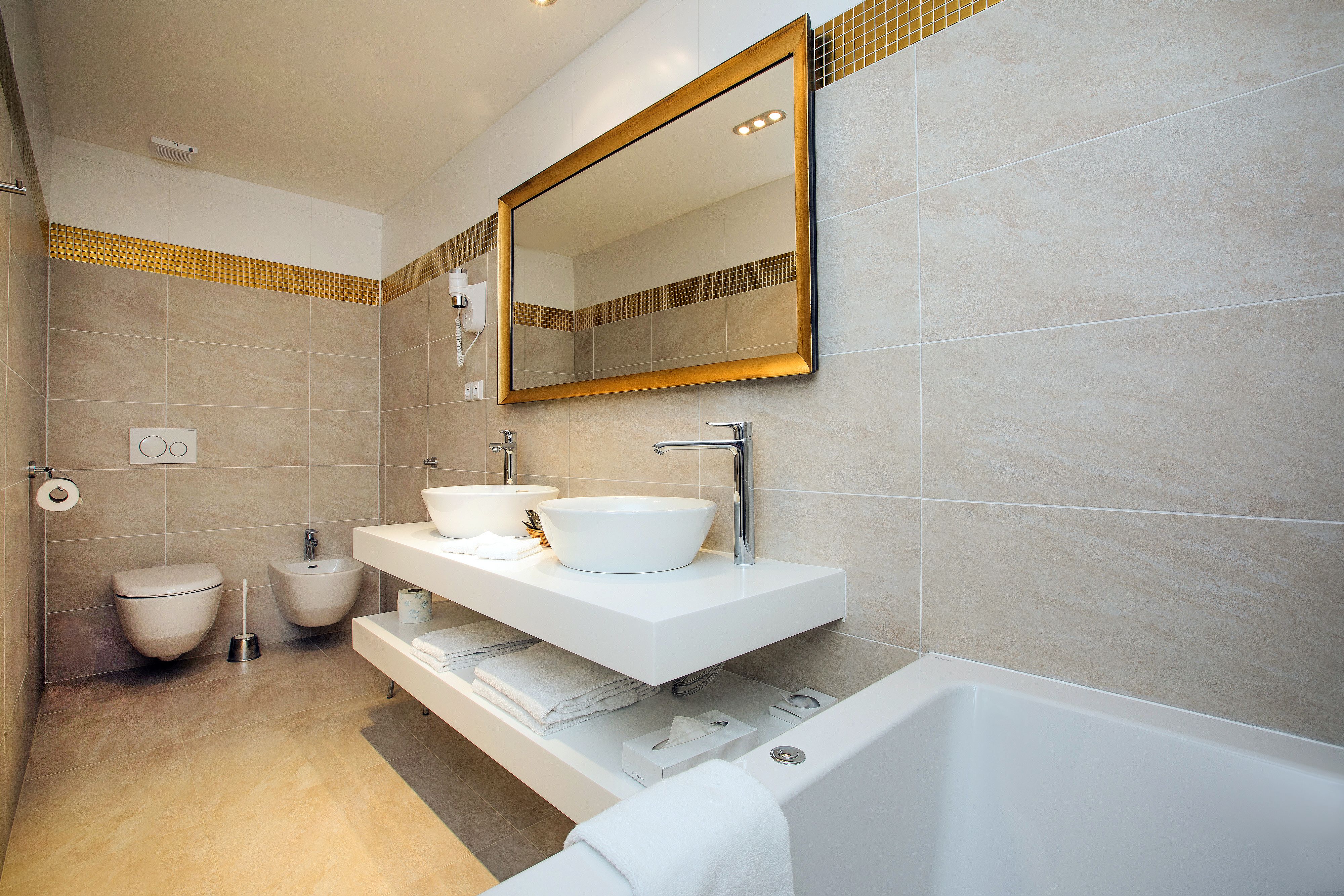 Double Luxury One Bedroom