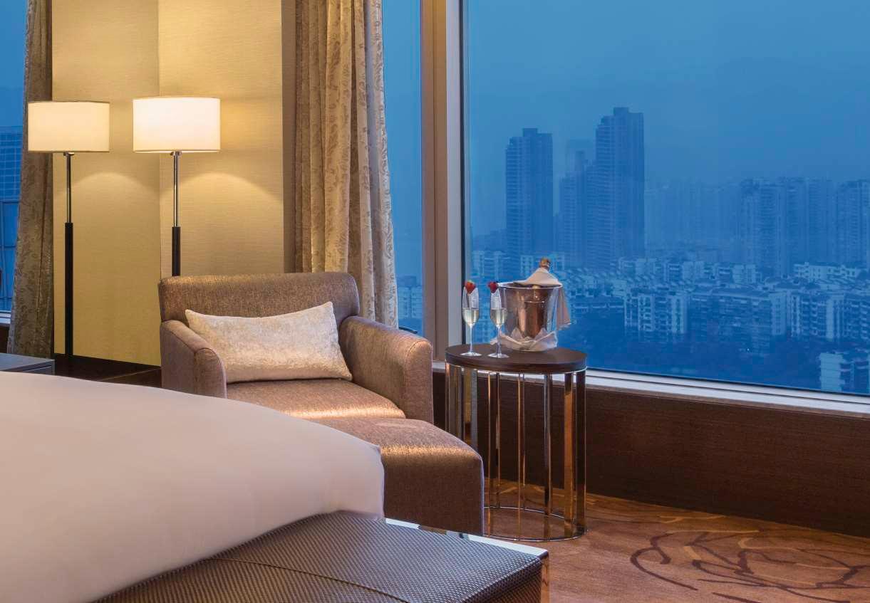 Double Deluxe King Bed