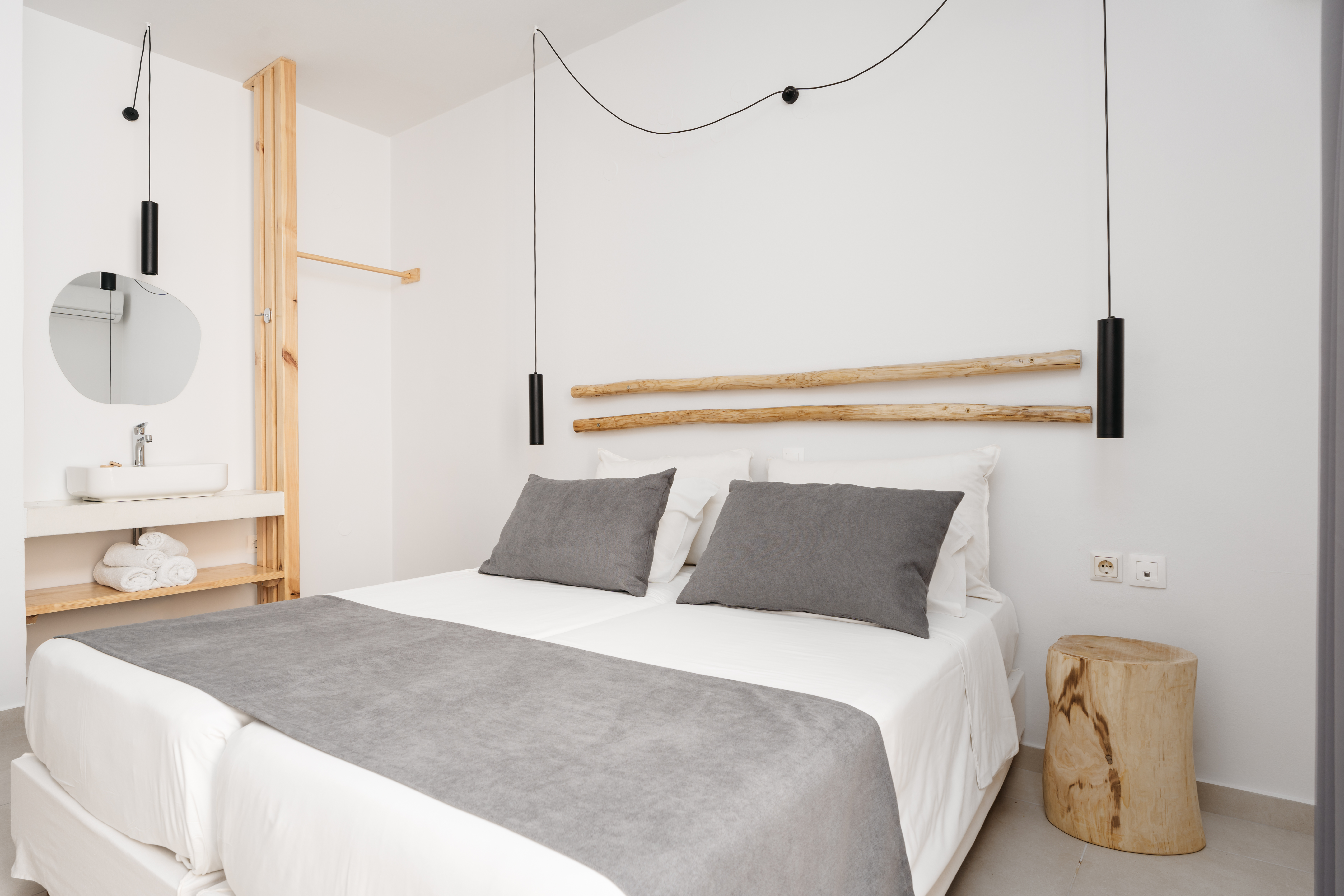 Double or Twin Standard