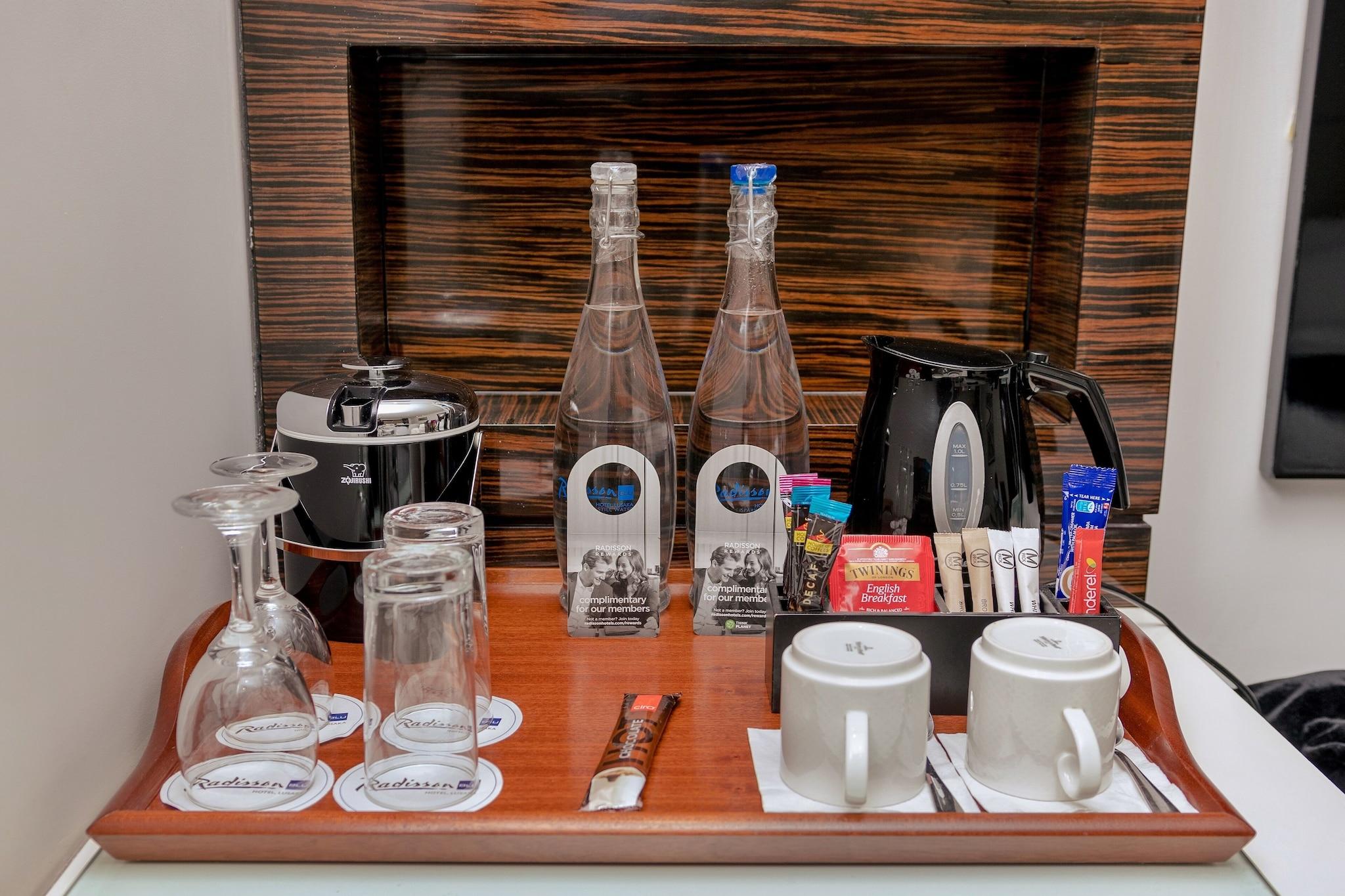 Suite Pool View King Bed