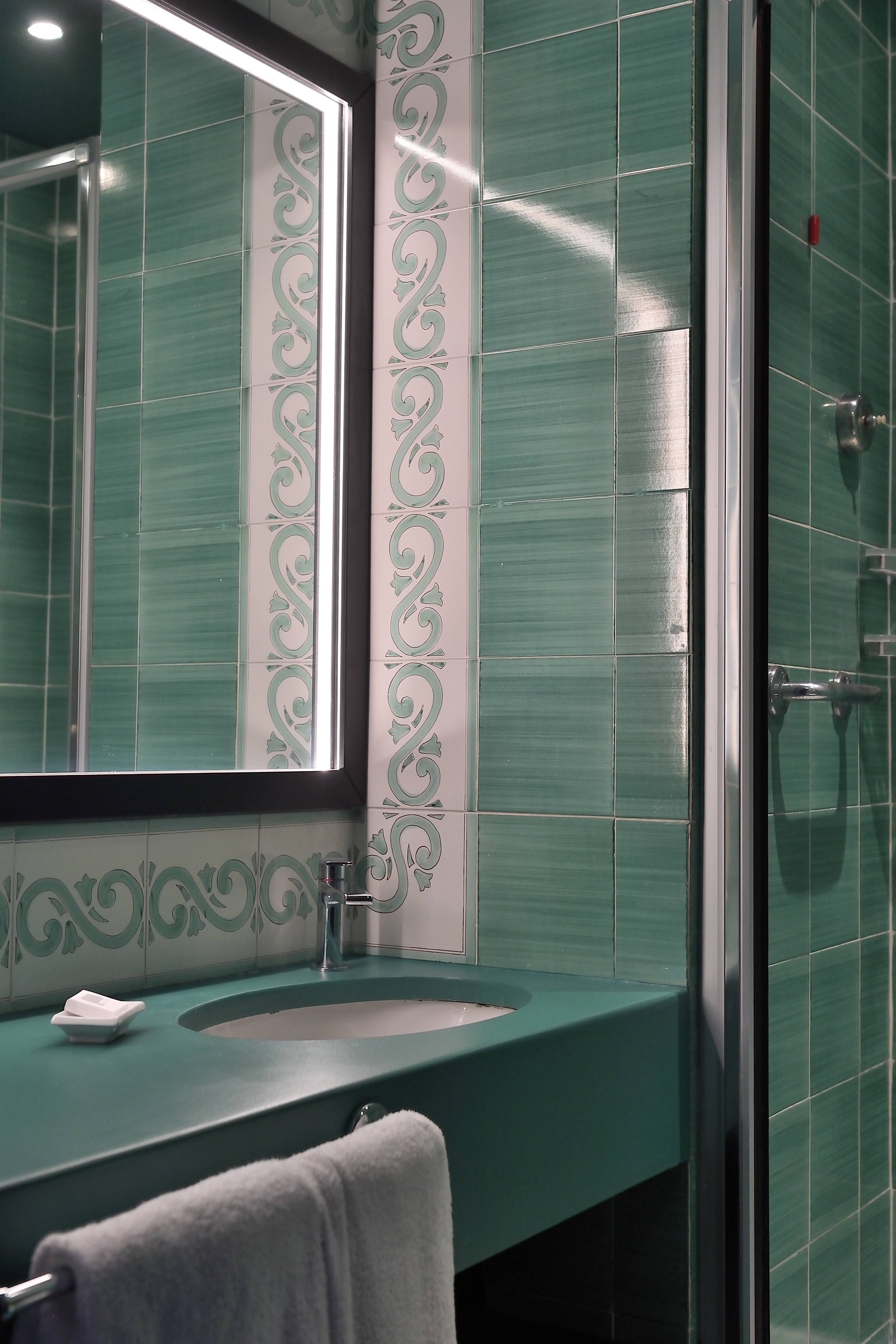 Double or Twin Deluxe