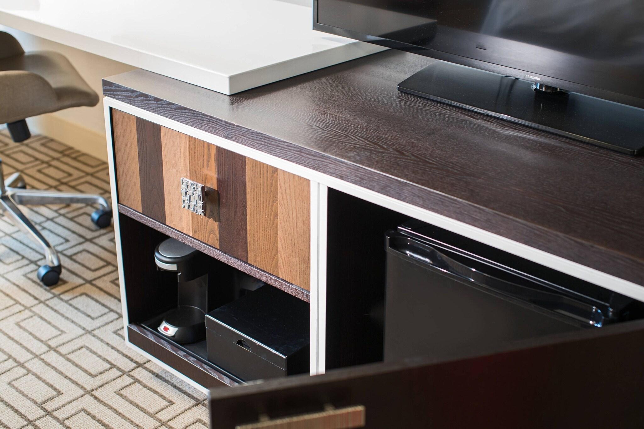 Double Deluxe King Bed