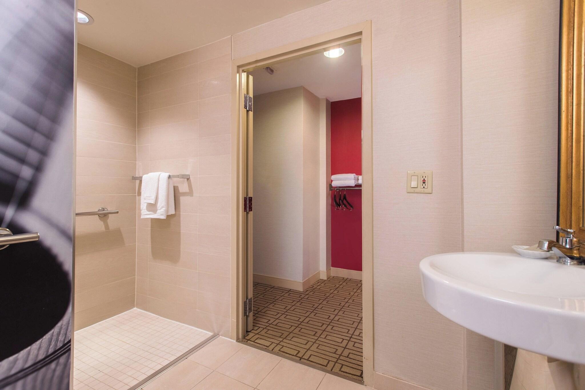 Double Club Two Queen Beds