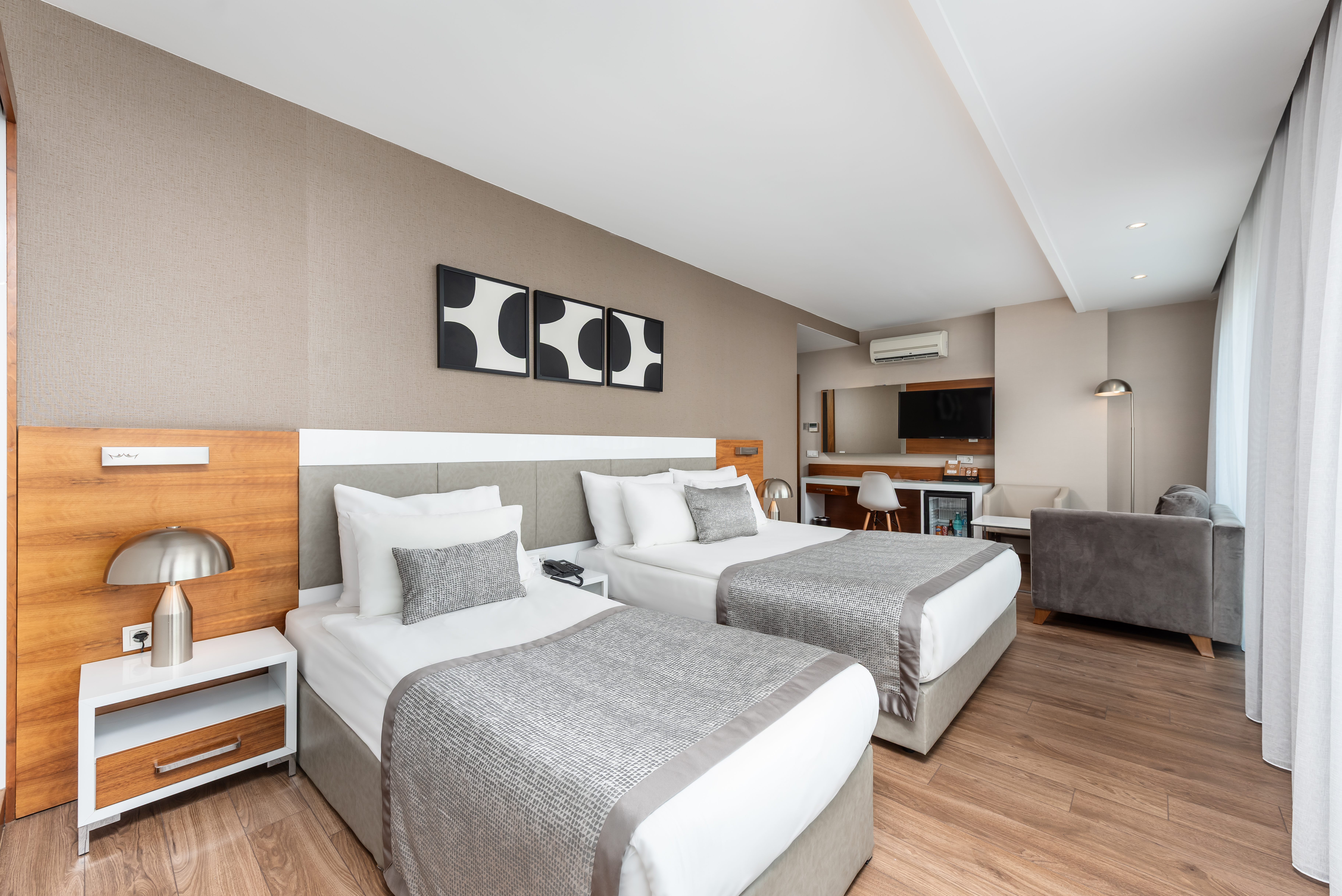 Family Room Connecting Room