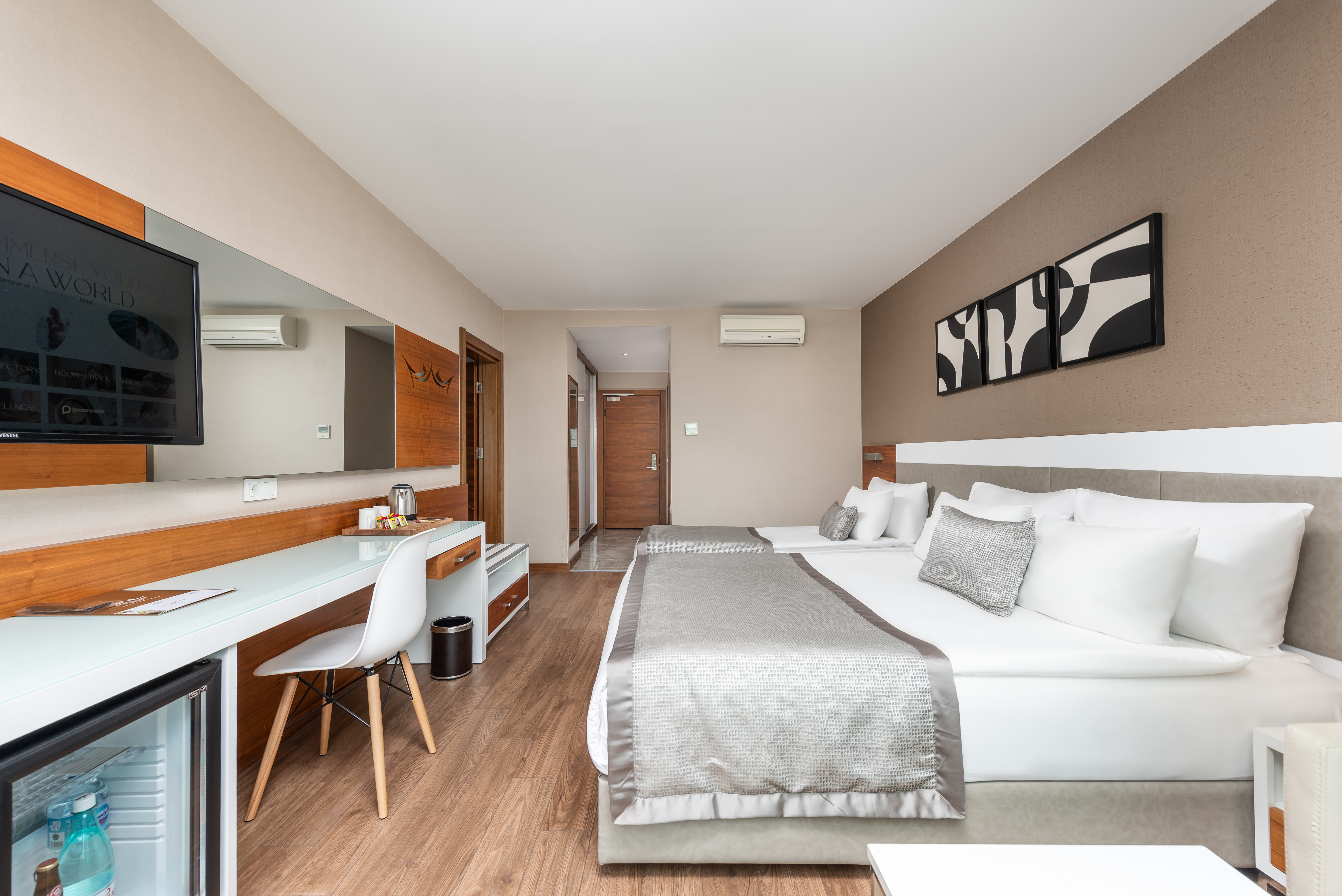 Family Room Connecting Room