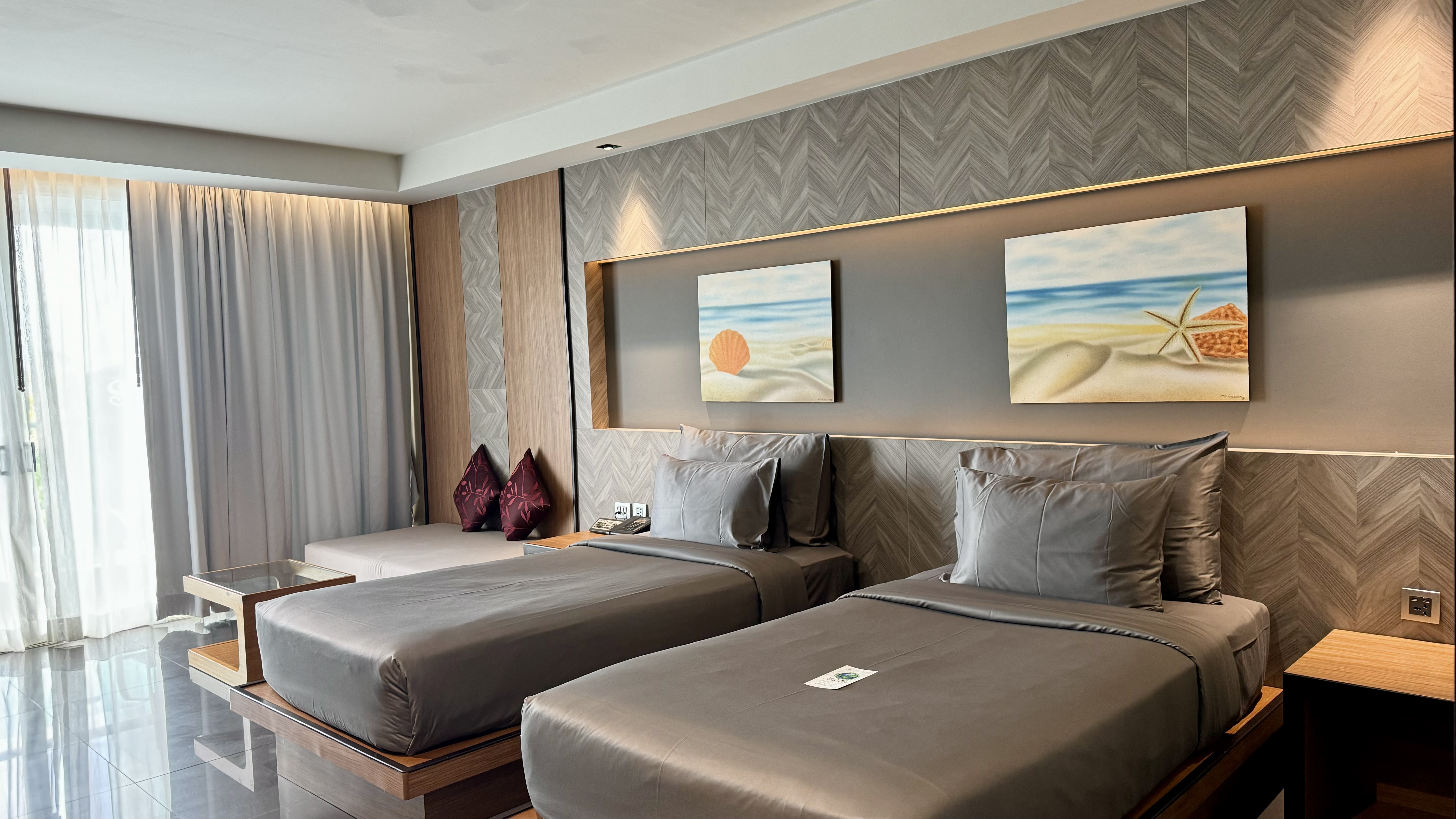 Double or Twin Deluxe Sea View