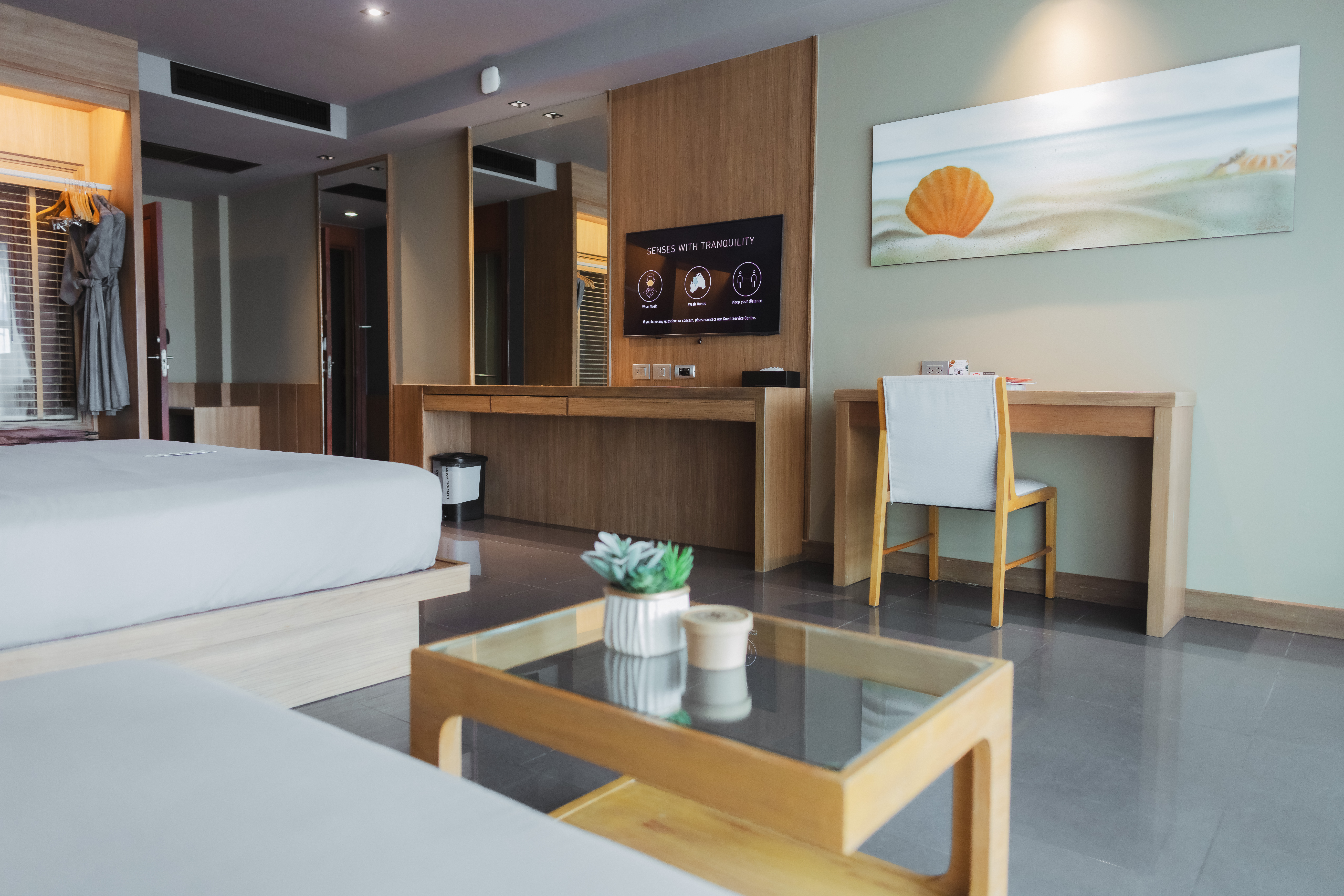 Double Deluxe Pool View