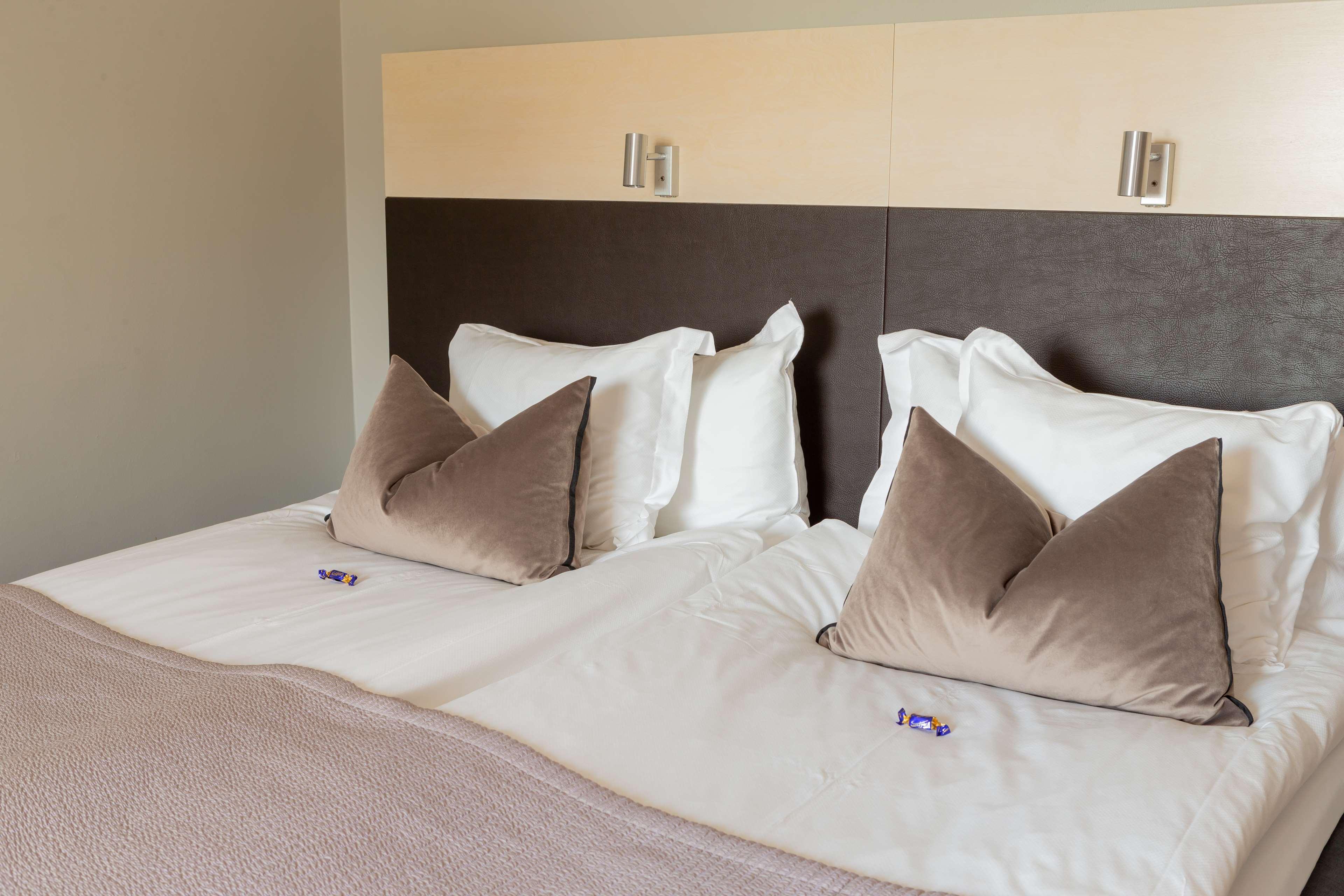 Quadruple King Size Bed