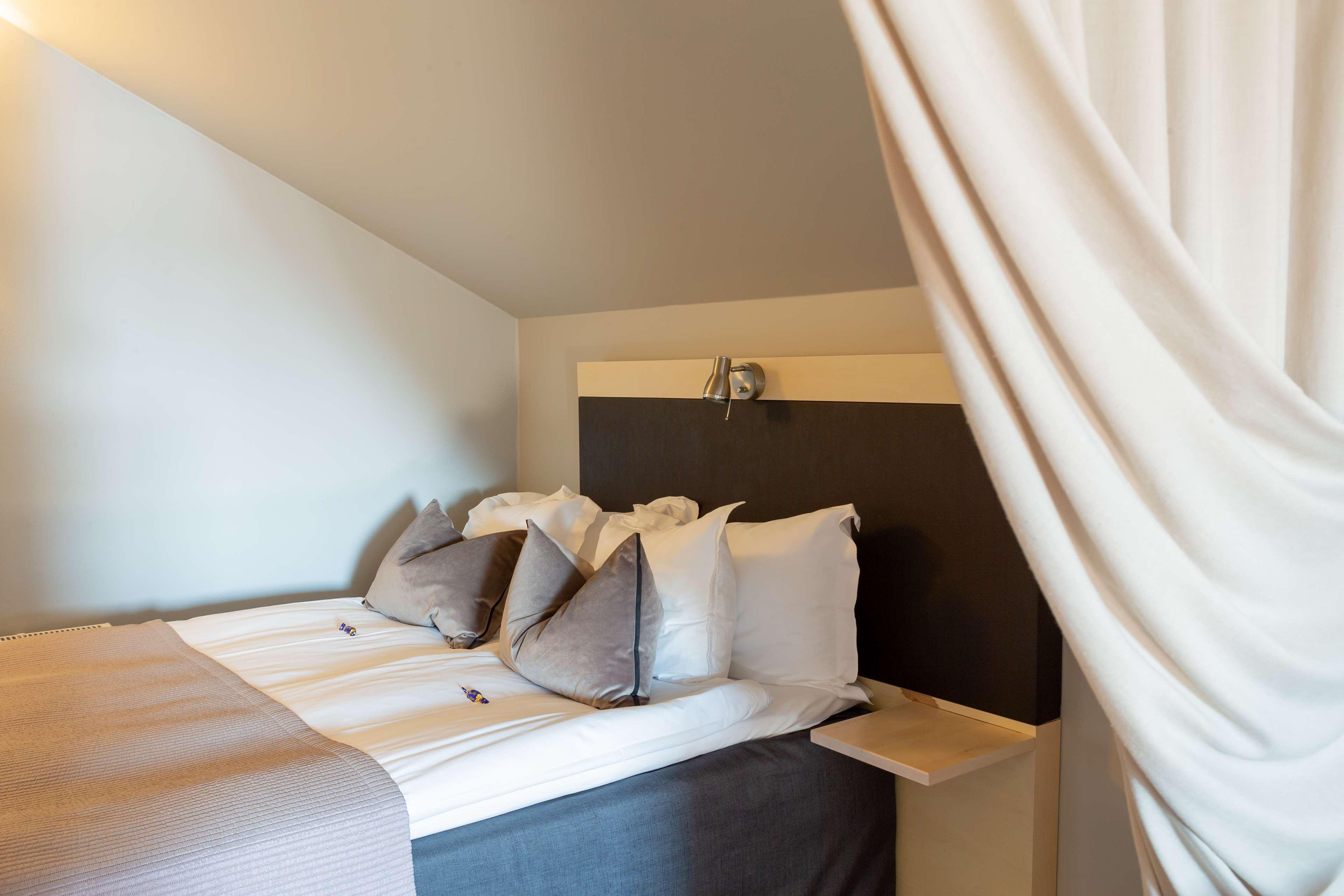 Quadruple King Size Bed