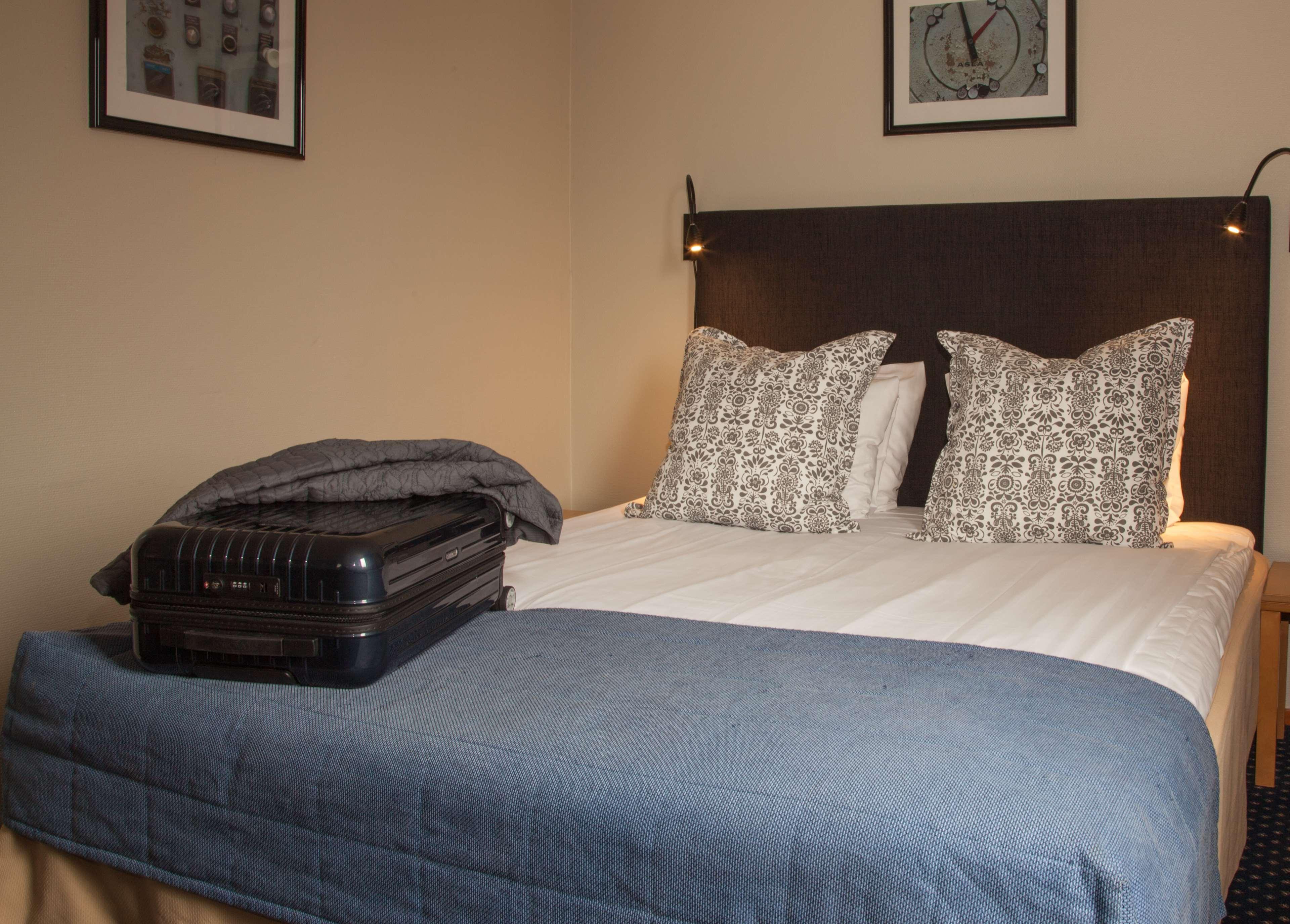 Double Queen Size Bed