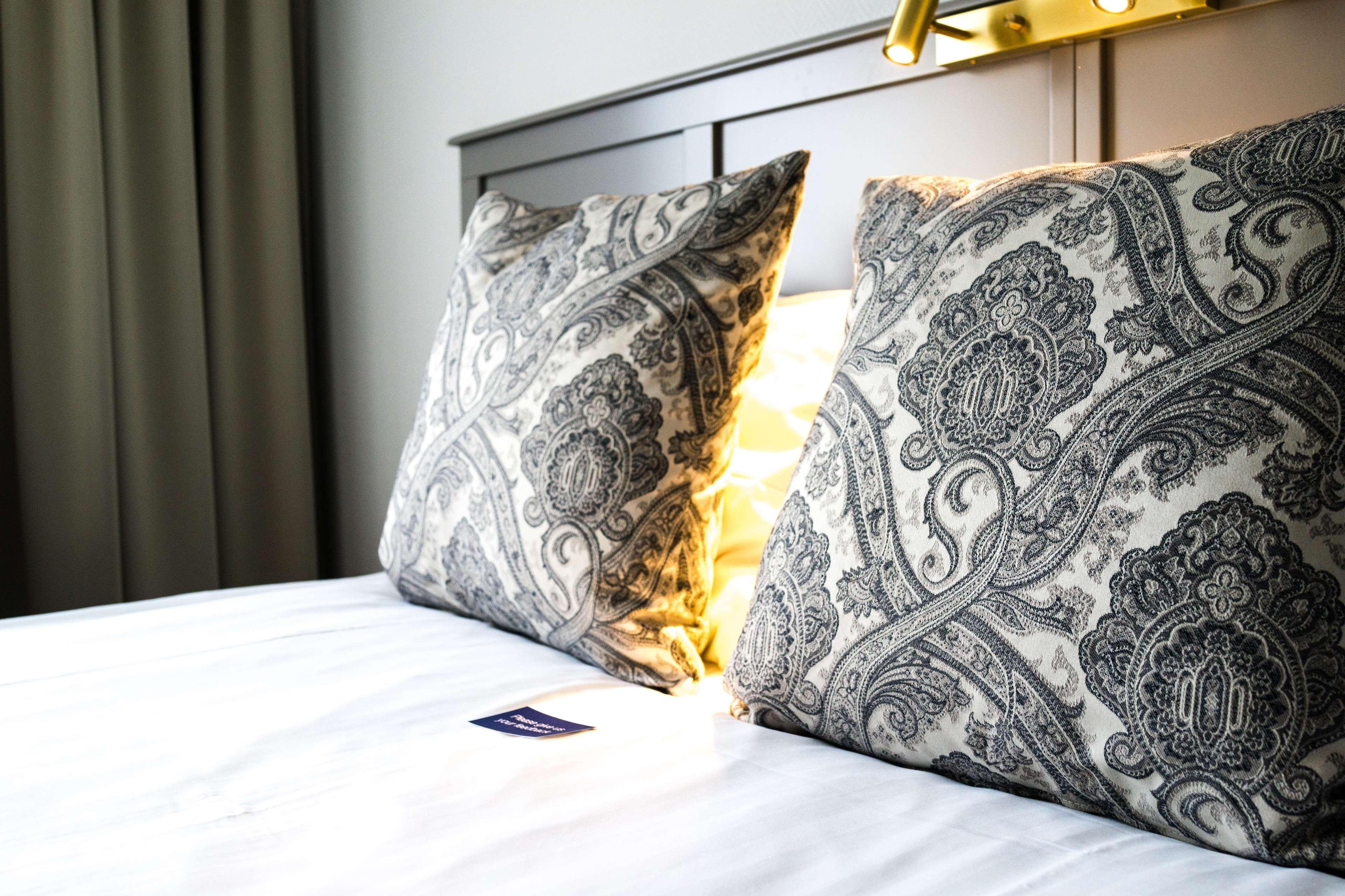 Double Queen Size Bed