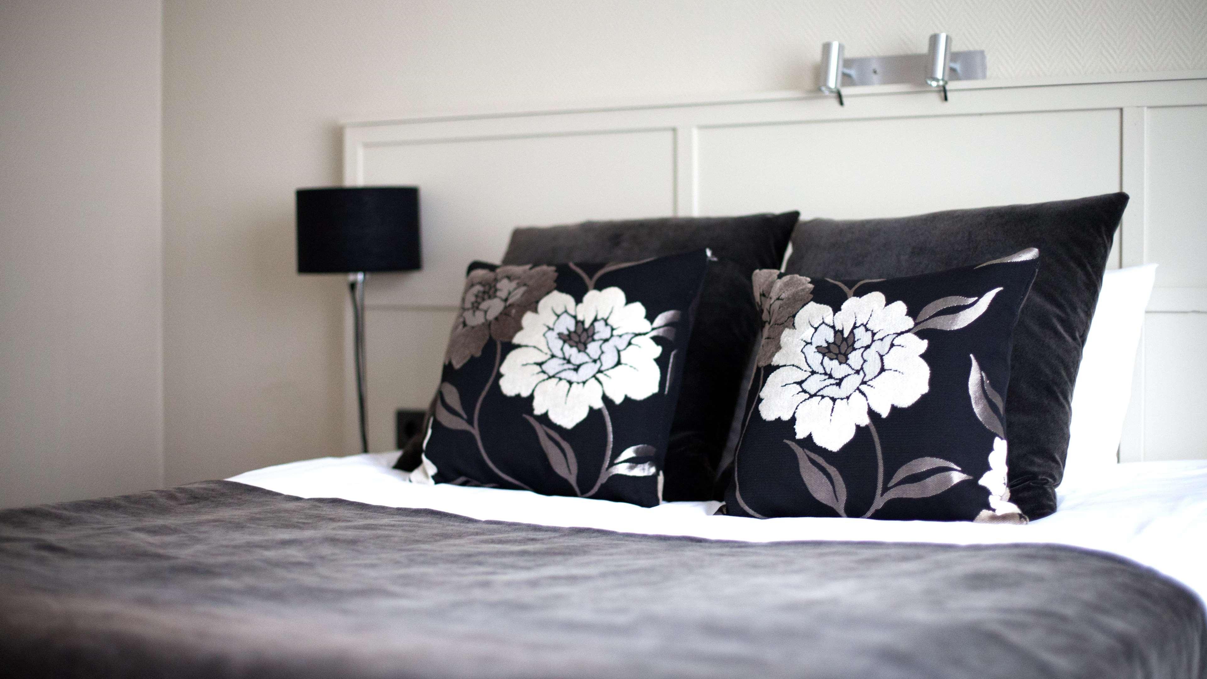 Double Queen Size Bed