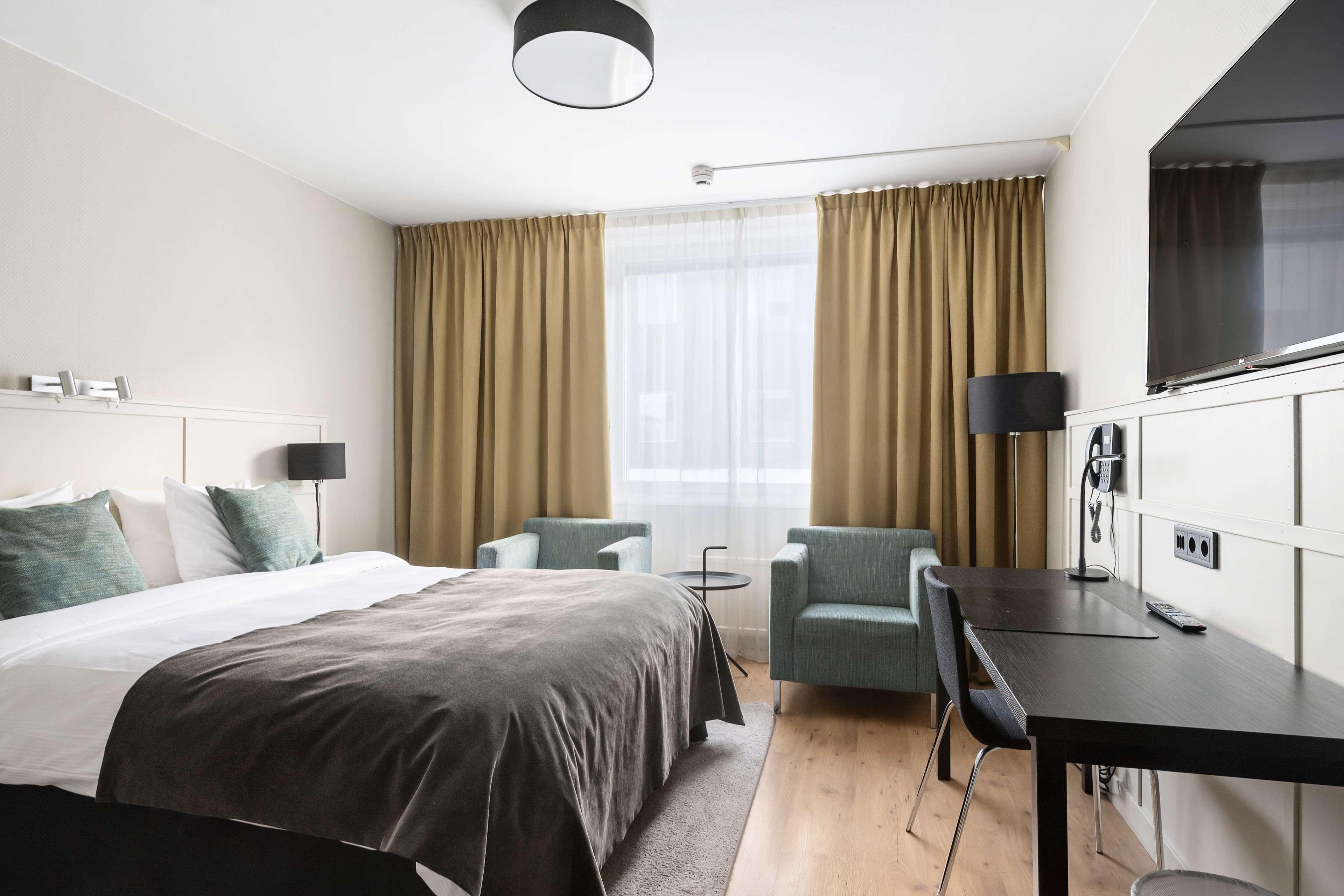 Double Superior Queen Bed