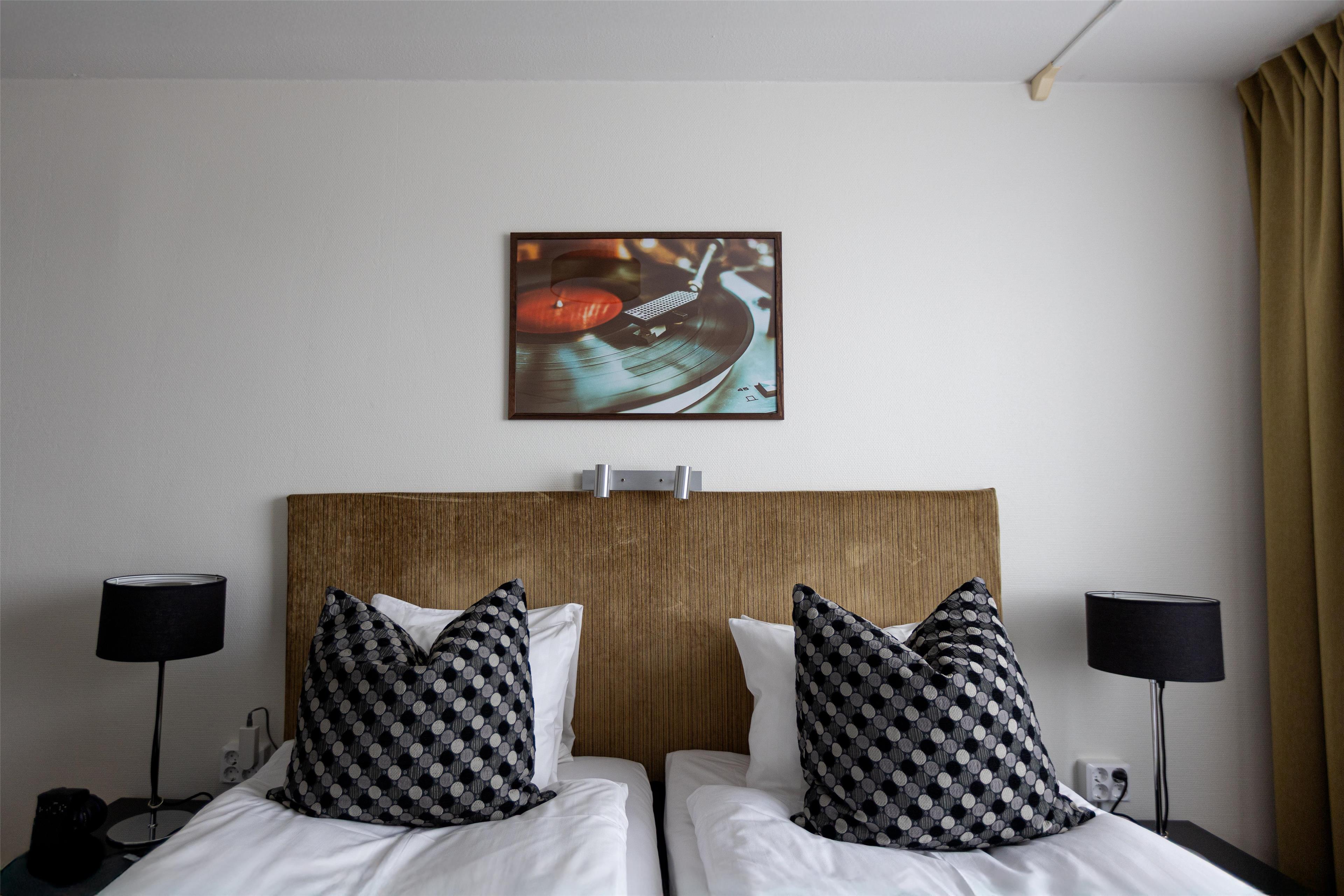 Double Queen Size Bed