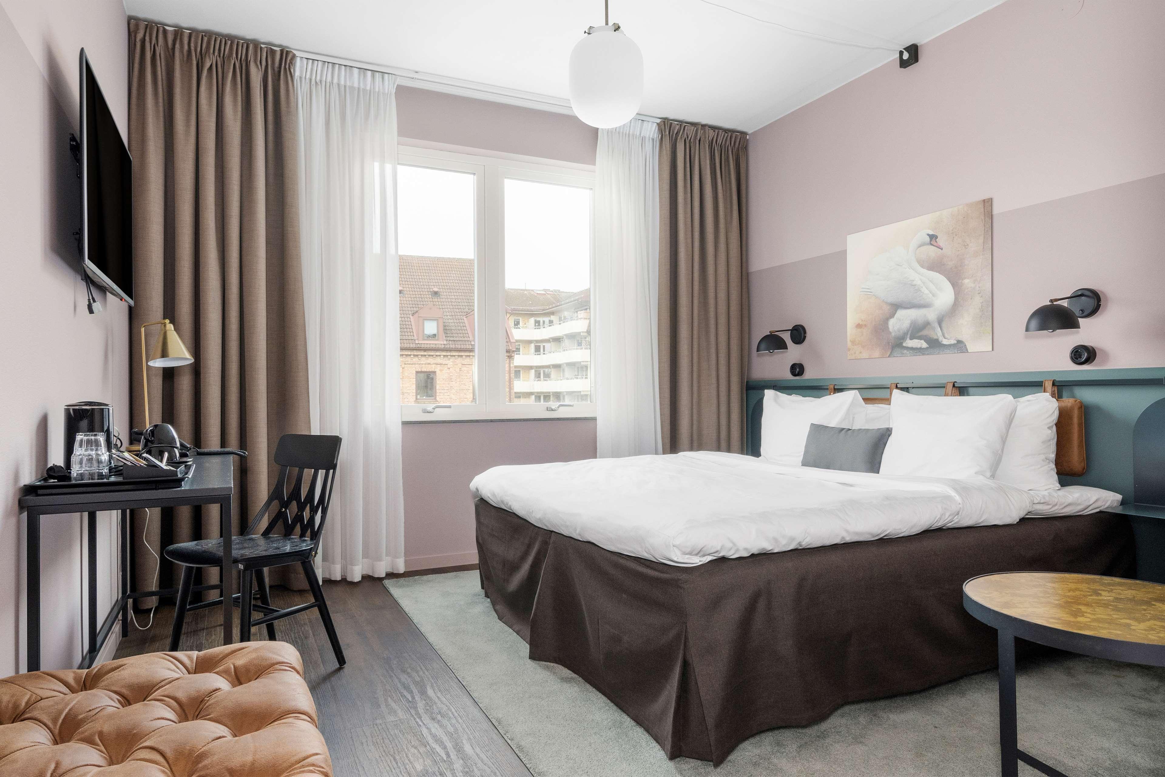 Double Queen Bed Non Smoking