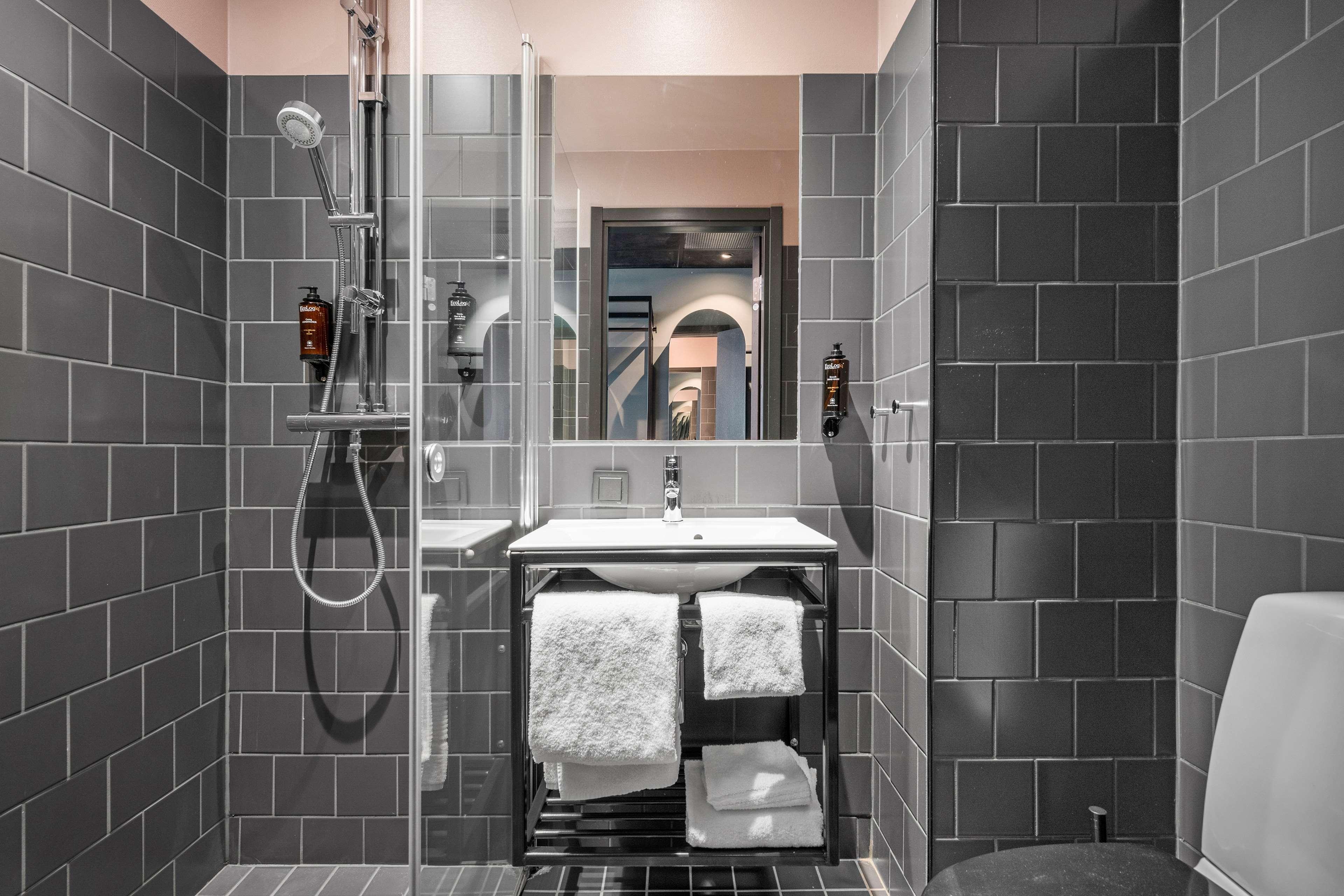 Double Queen Bed Non Smoking