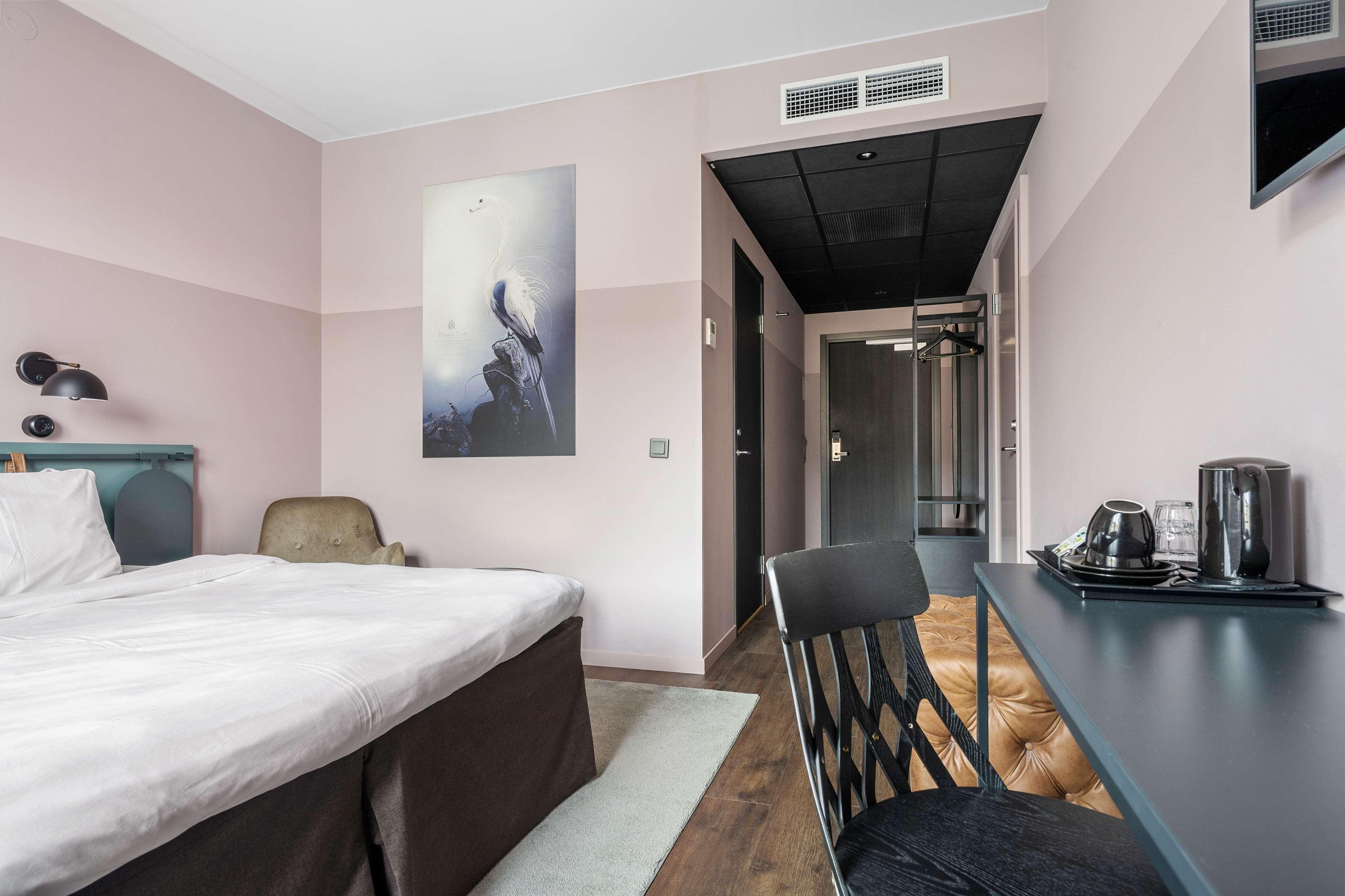 Double Queen Bed Non Smoking