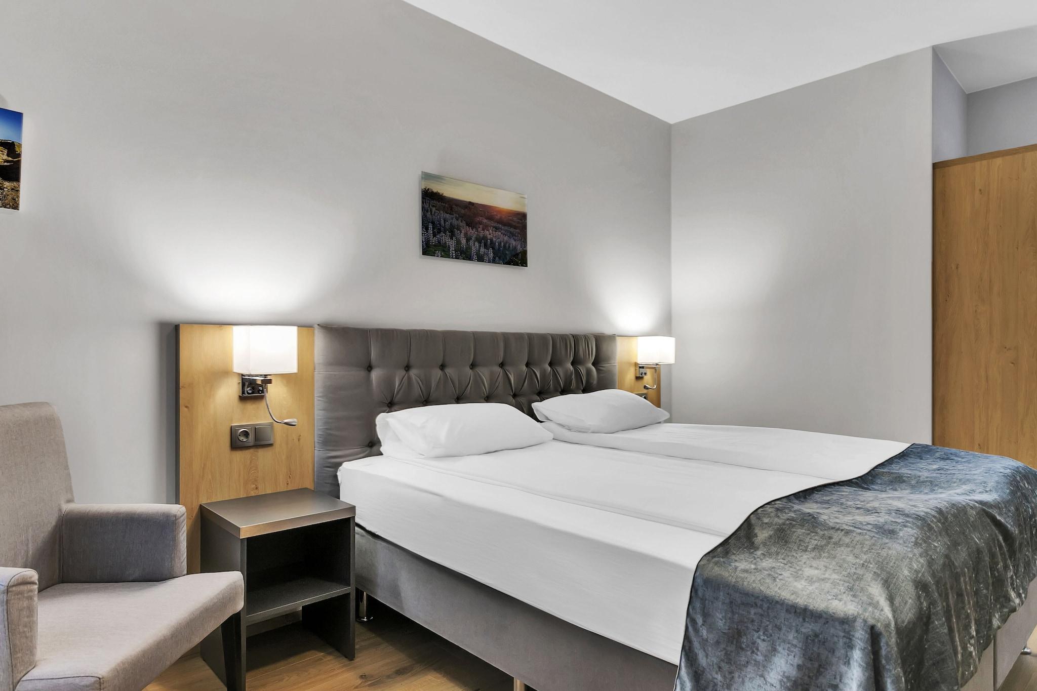 Double or Twin Queen Size Bed