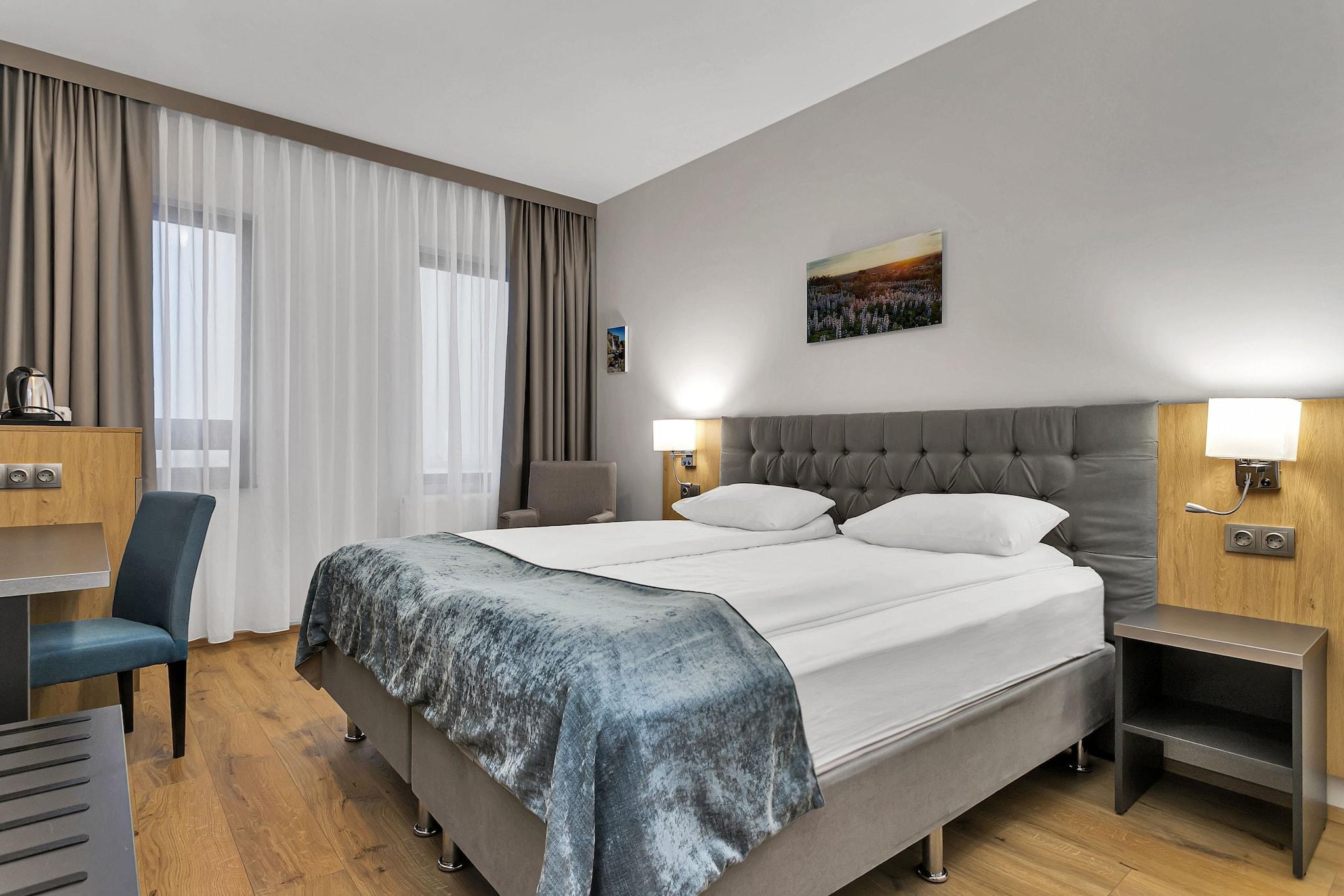 Double or Twin Queen Size Bed