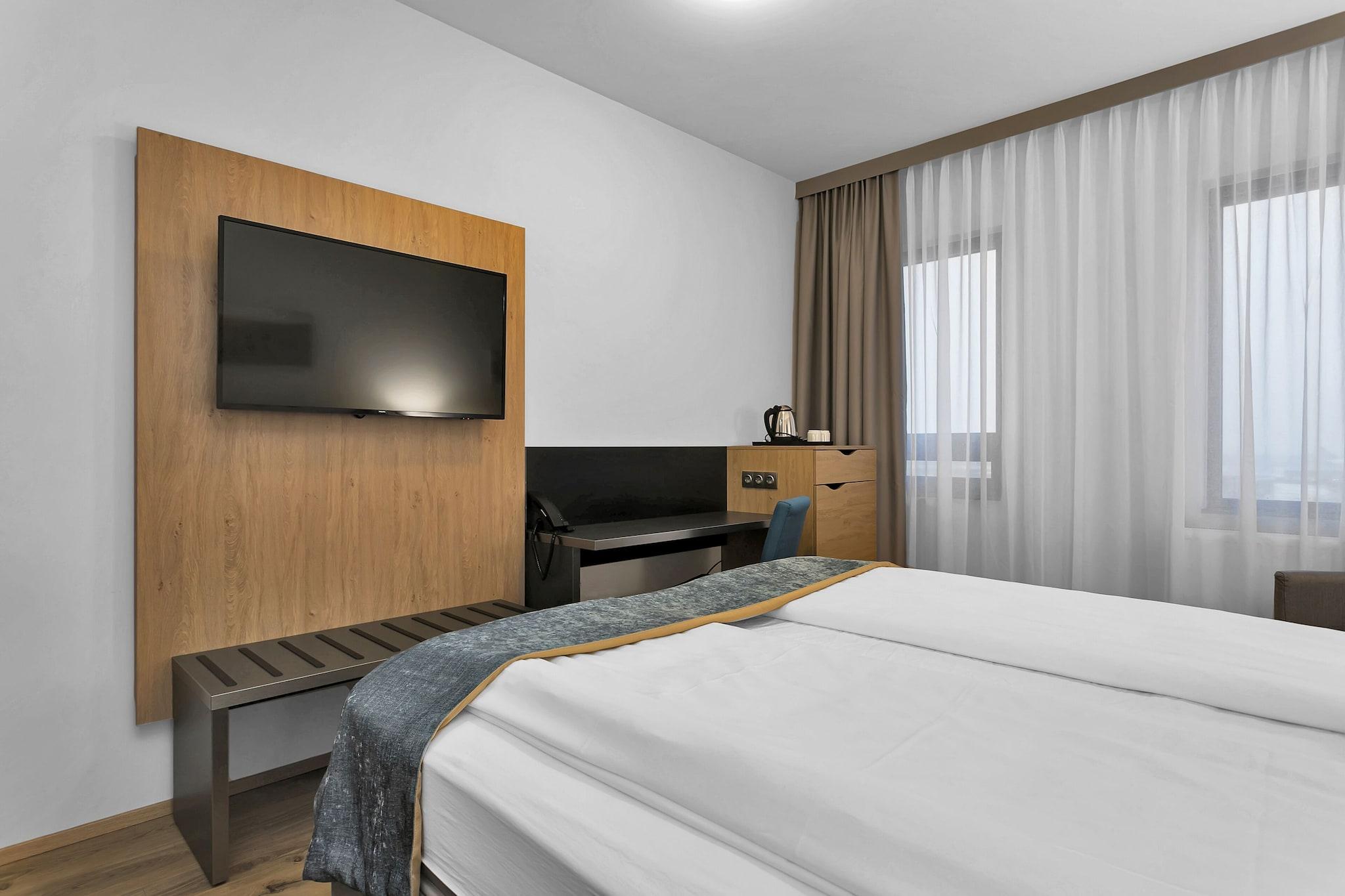 Double or Twin Queen Size Bed