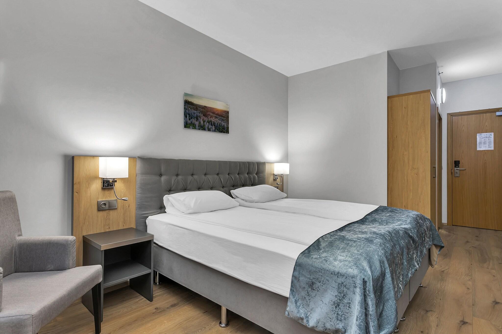 Double or Twin Queen Size Bed